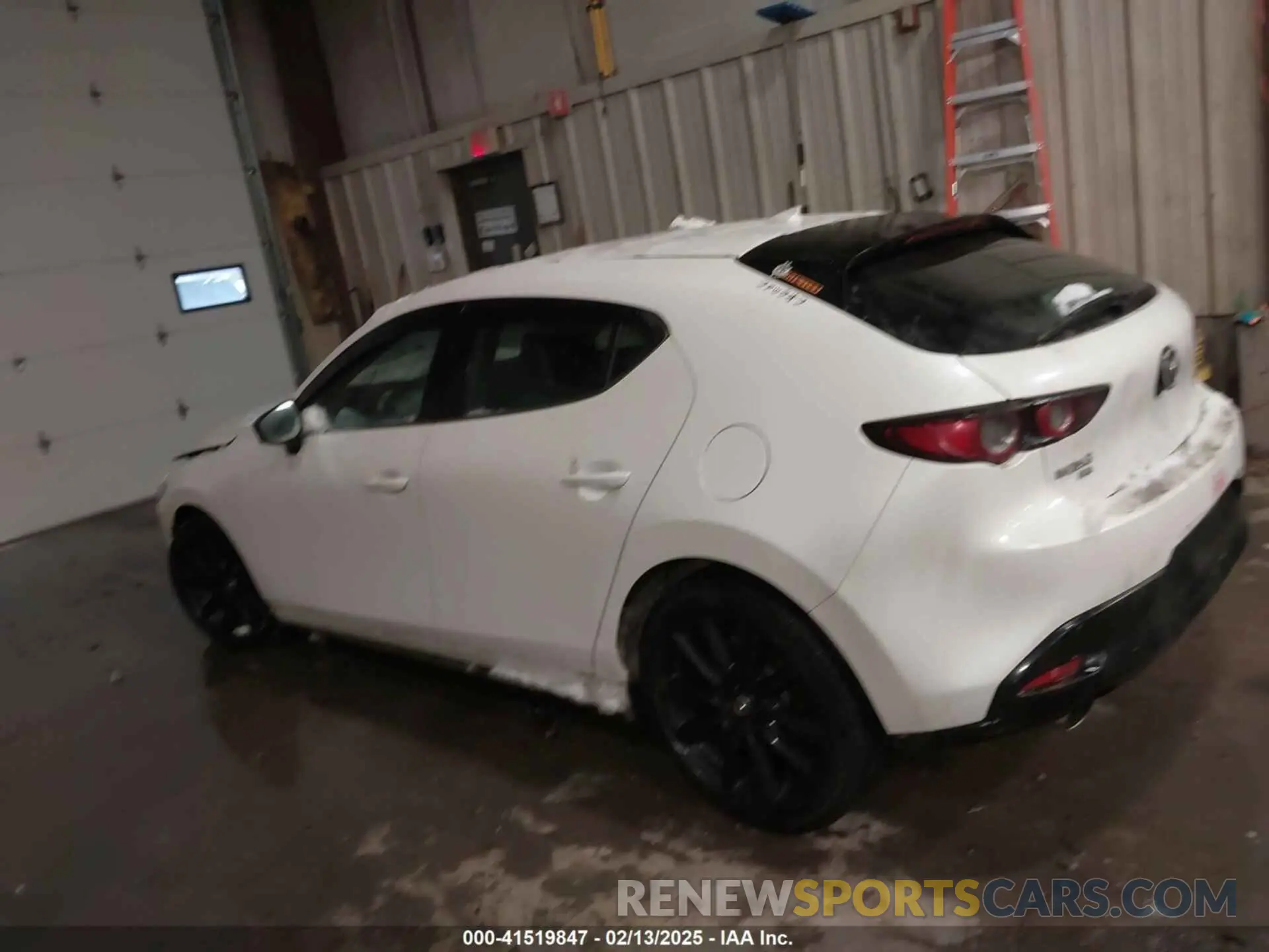 14 fotografías del automóvil dañado JM1BPBJY0M1347526 MAZDA MAZDA3 HATCHBACK 2021