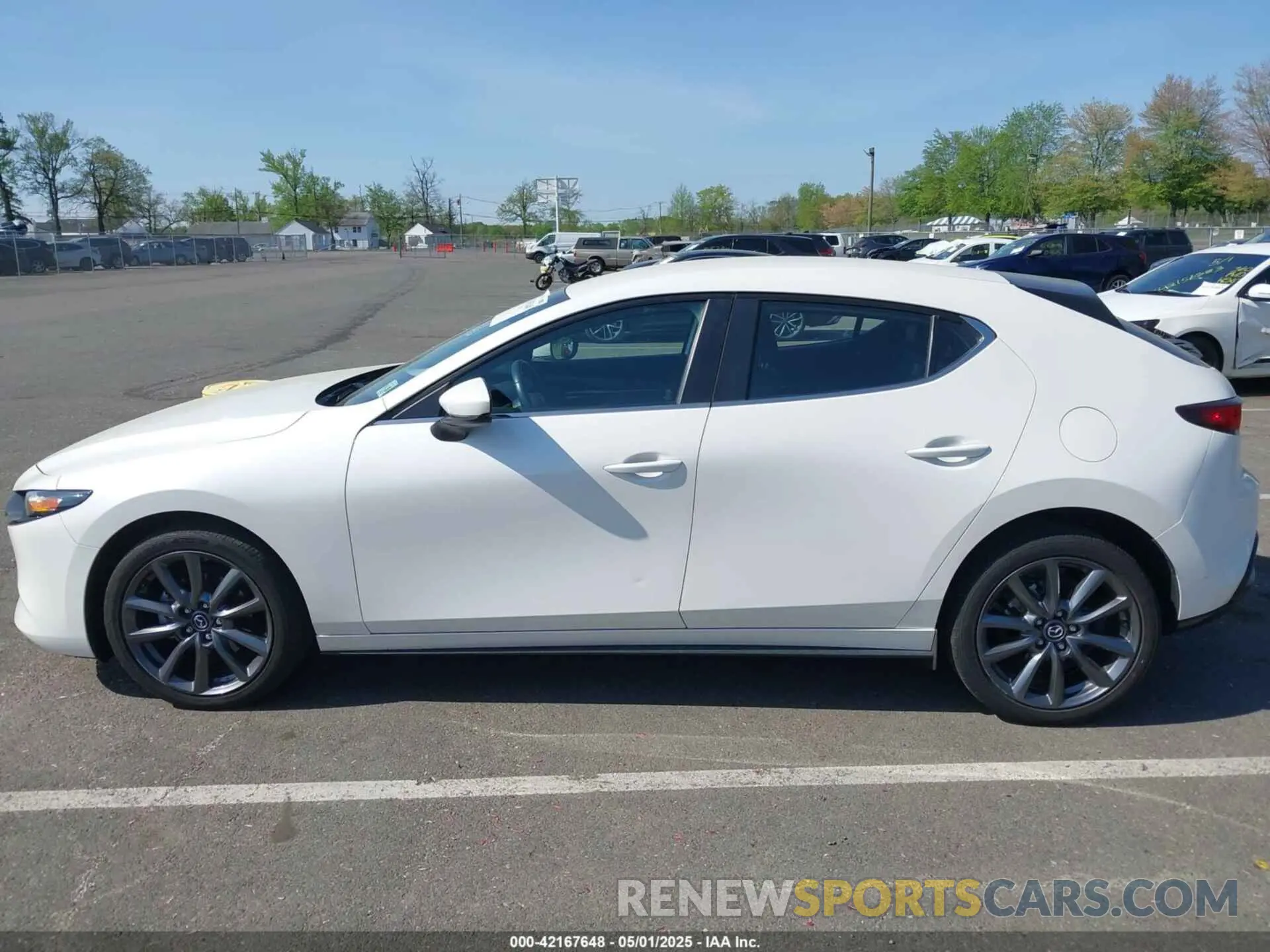 14 fotografías del automóvil dañado JM1BPBKL4M1313527 MAZDA MAZDA3 HATCHBACK 2021