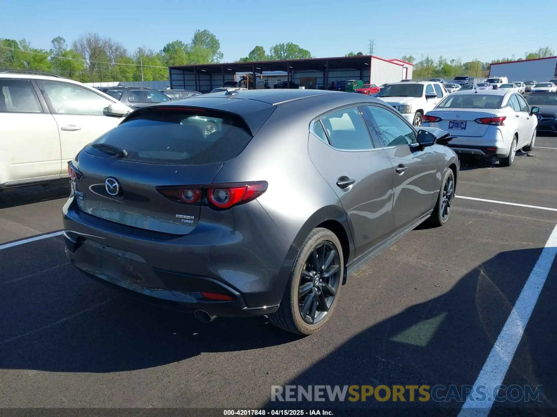 4 fotografías del automóvil dañado JM1BPBJY6P1620635 MAZDA MAZDA3 HATCHBACK 2023