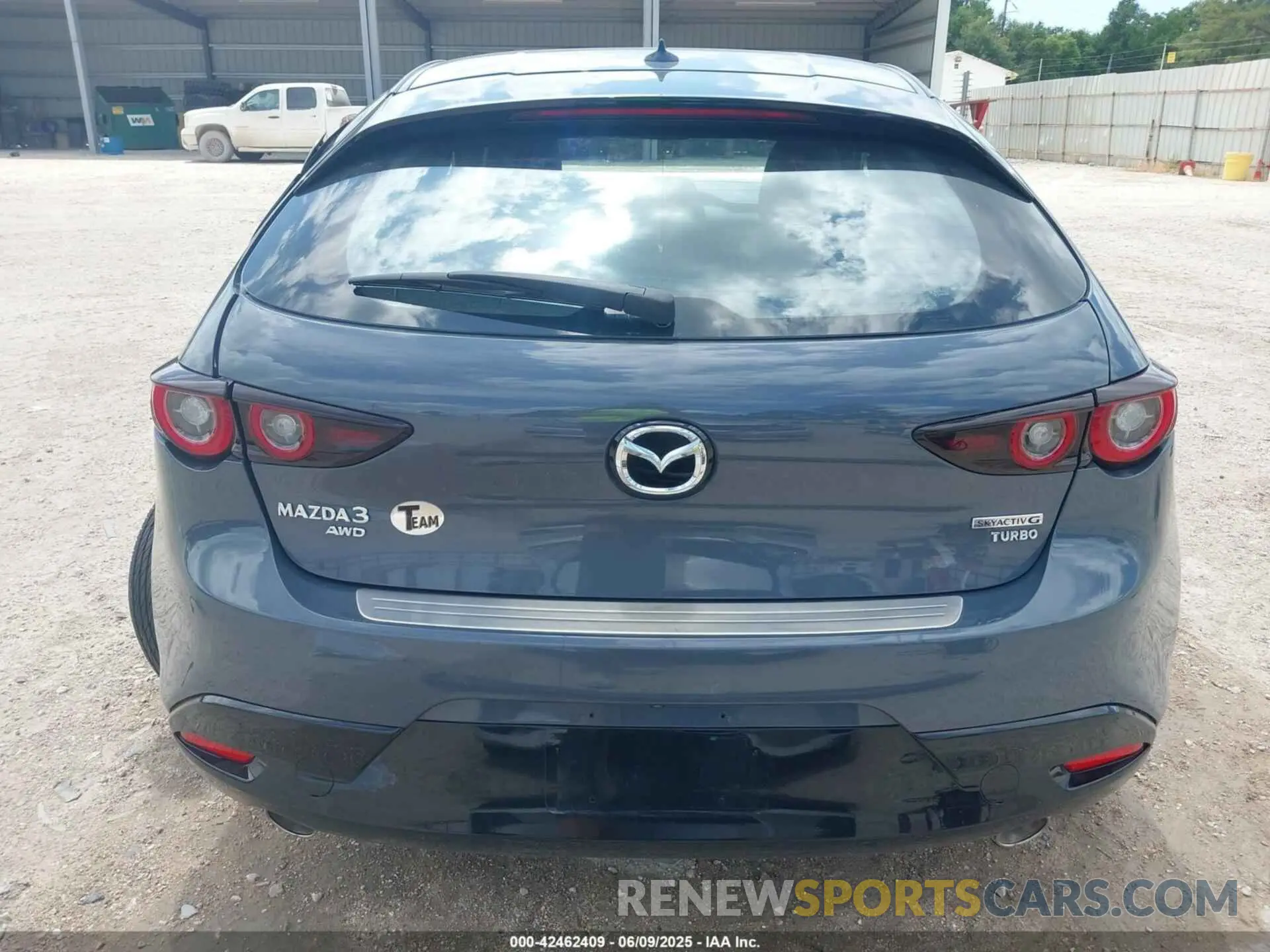 17 fotografías del automóvil dañado JM1BPBJY9P1621858 MAZDA MAZDA3 HATCHBACK 2023
