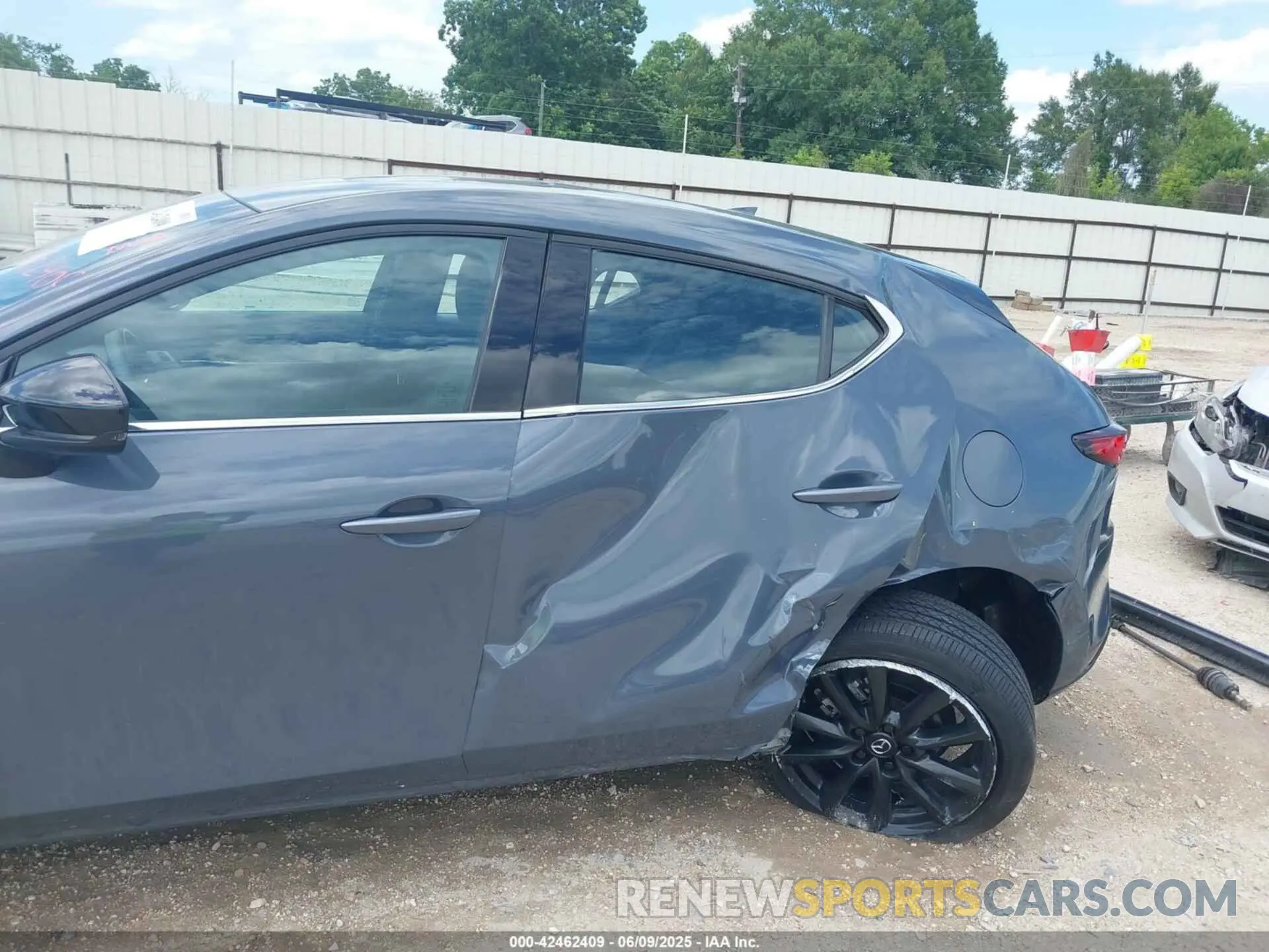 6 fotografías del automóvil dañado JM1BPBJY9P1621858 MAZDA MAZDA3 HATCHBACK 2023