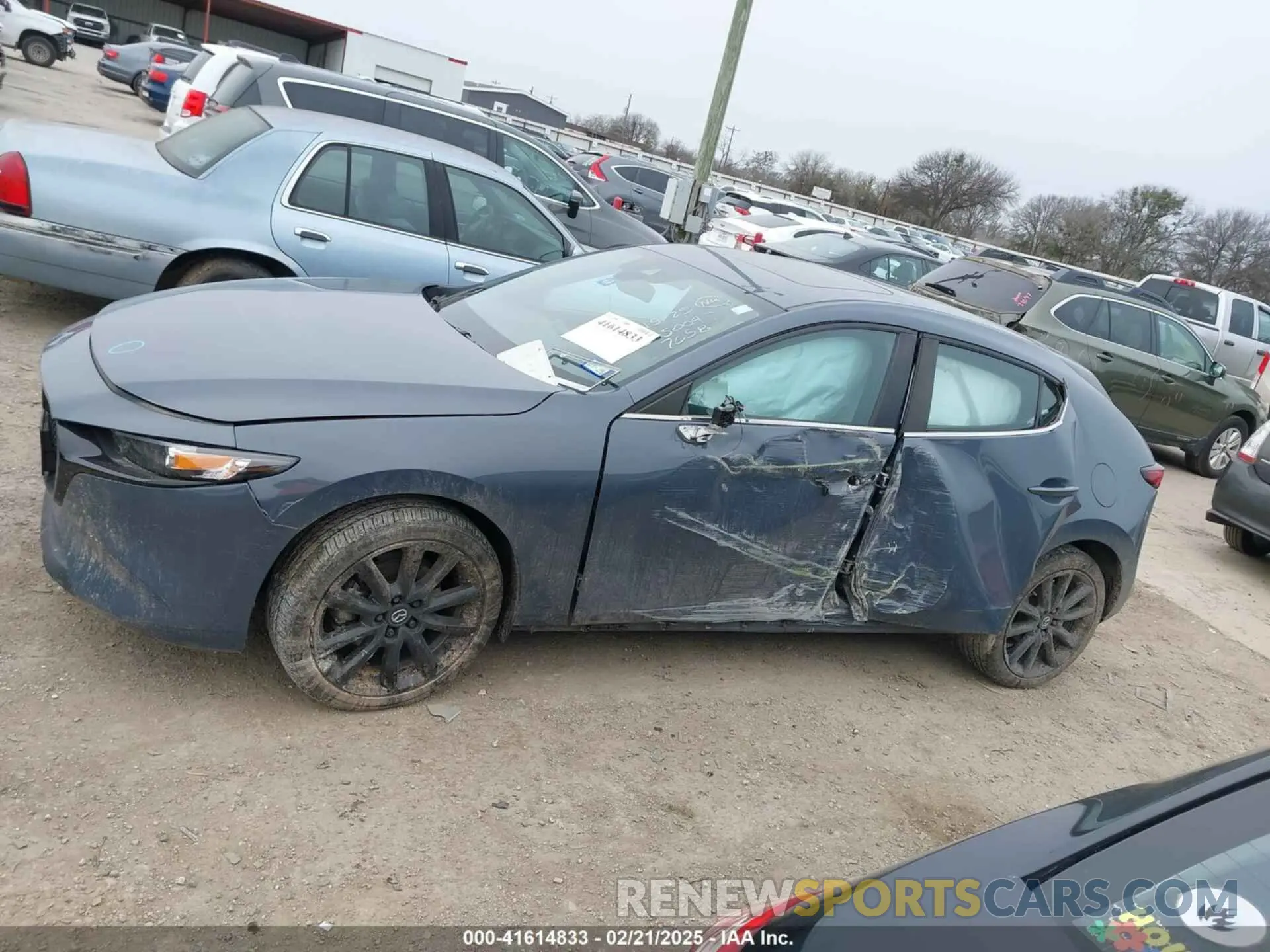 15 fotografías del automóvil dañado JM1BPBLM3P1607058 MAZDA MAZDA3 HATCHBACK 2023