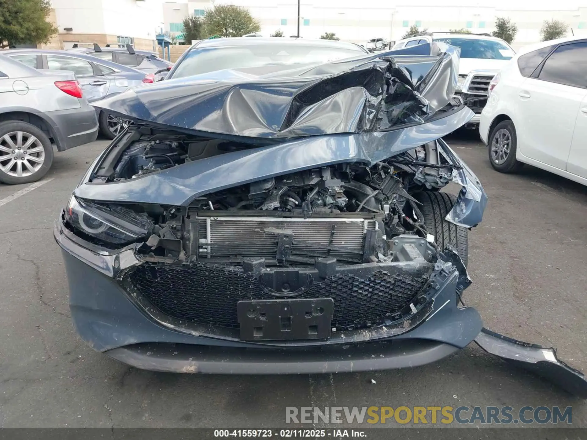 12 fotografías del automóvil dañado JM1BPBMM3P1610167 MAZDA MAZDA3 HATCHBACK 2023