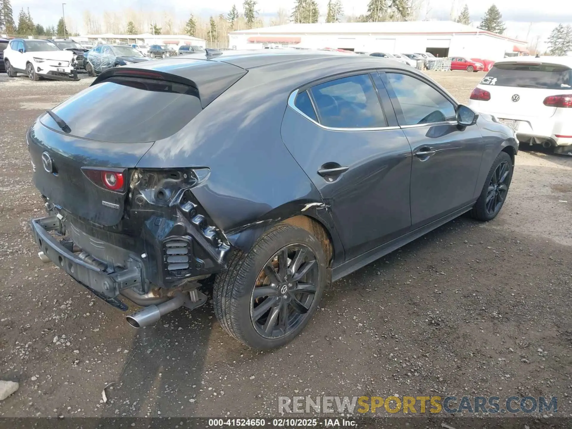4 fotografías del automóvil dañado JM1BPBMM4P1619069 MAZDA MAZDA3 HATCHBACK 2023
