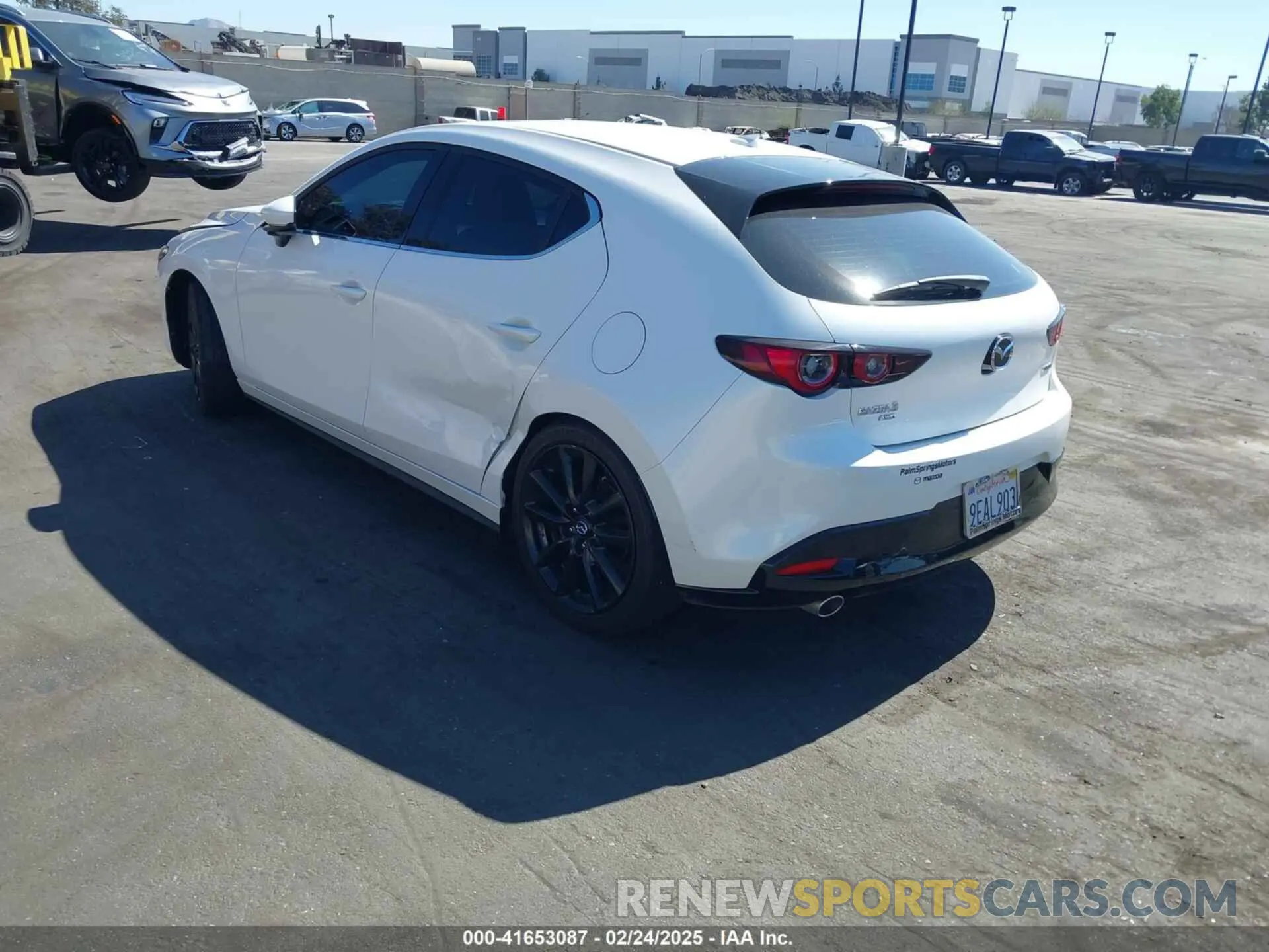 3 fotografías del automóvil dañado JM1BPBMM6P1605769 MAZDA MAZDA3 HATCHBACK 2023