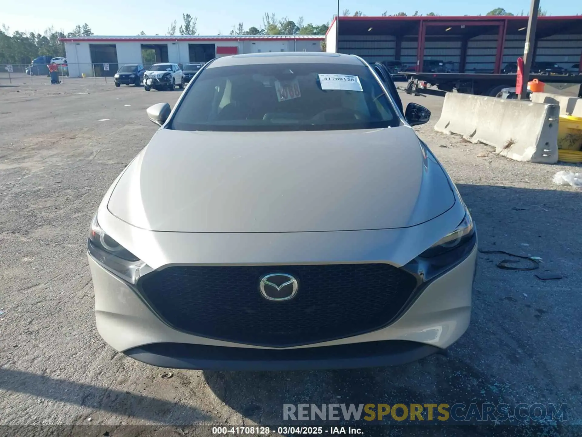 12 fotografías del automóvil dañado JM1BPBMM9P1600582 MAZDA MAZDA3 HATCHBACK 2023