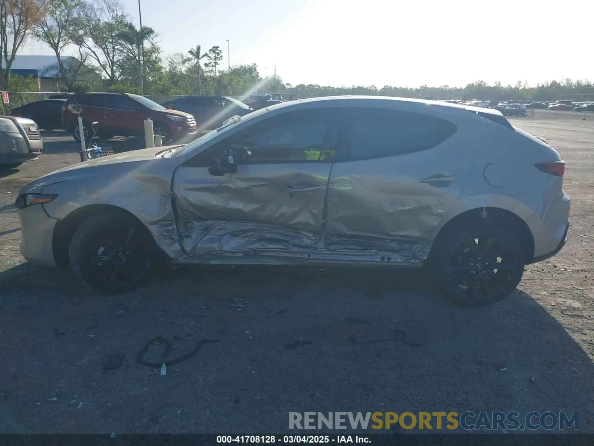 14 fotografías del automóvil dañado JM1BPBMM9P1600582 MAZDA MAZDA3 HATCHBACK 2023