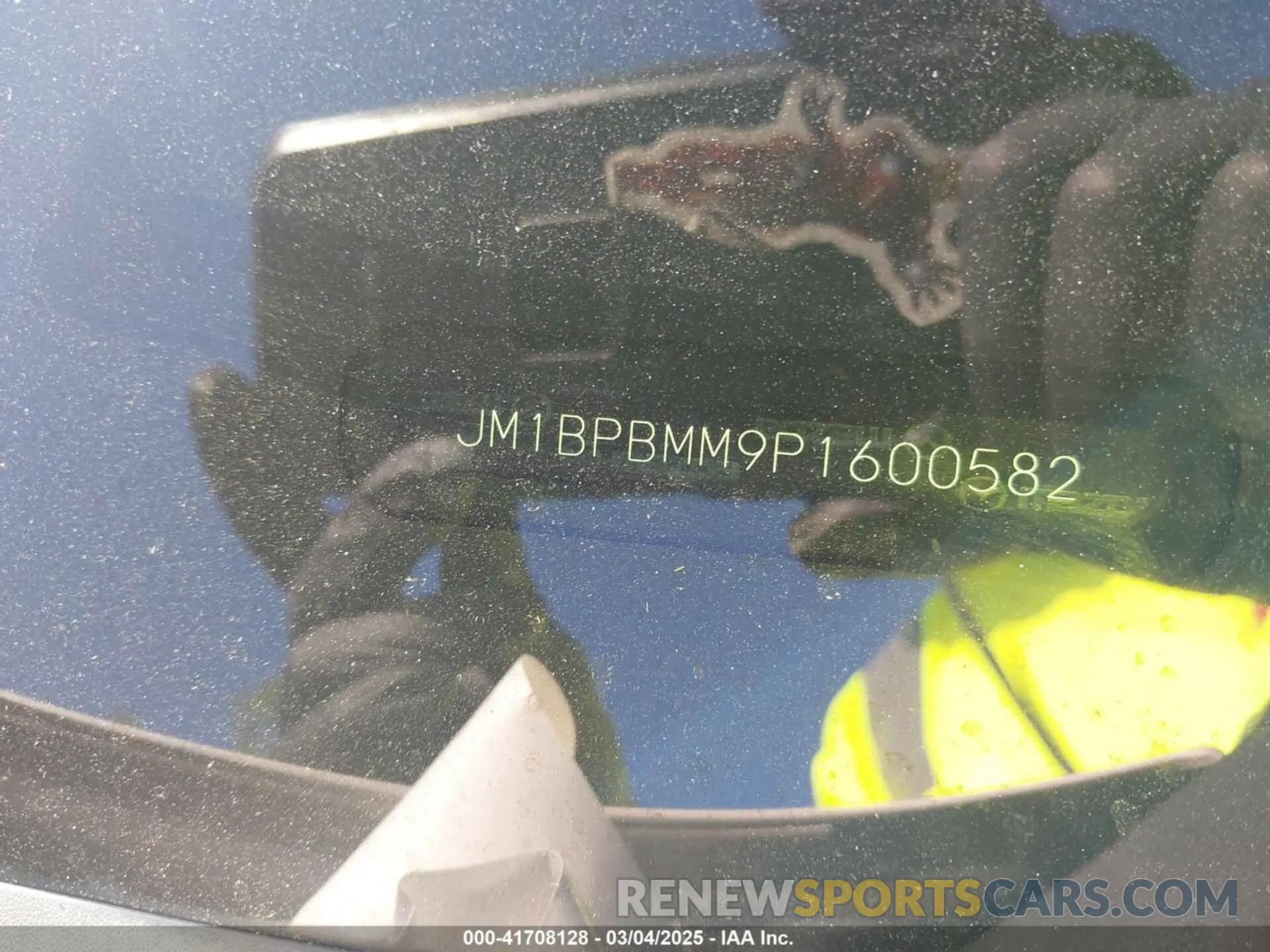 9 fotografías del automóvil dañado JM1BPBMM9P1600582 MAZDA MAZDA3 HATCHBACK 2023
