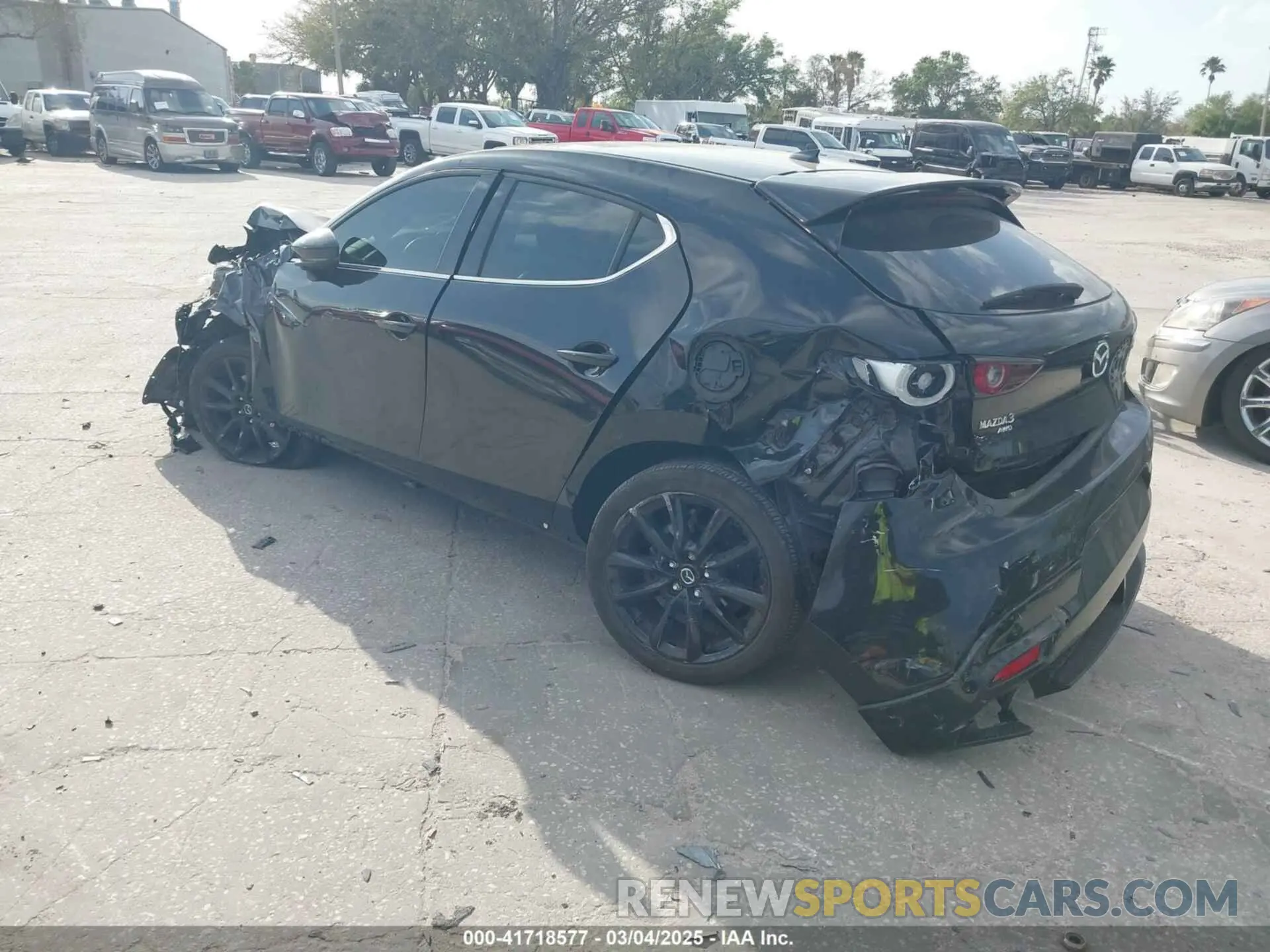 3 fotografías del automóvil dañado JM1BPBNY0P1615814 MAZDA MAZDA3 HATCHBACK 2023