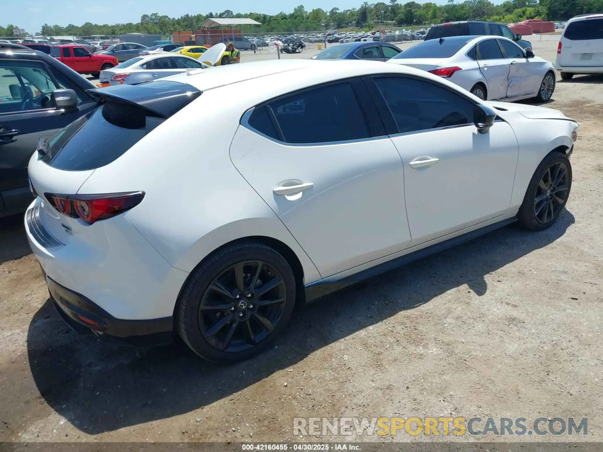 4 fotografías del automóvil dañado JM1BPBNY5P1603562 MAZDA MAZDA3 HATCHBACK 2023
