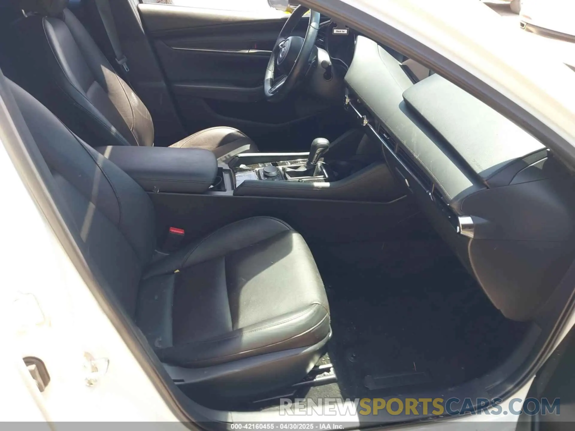 5 fotografías del automóvil dañado JM1BPBNY5P1603562 MAZDA MAZDA3 HATCHBACK 2023