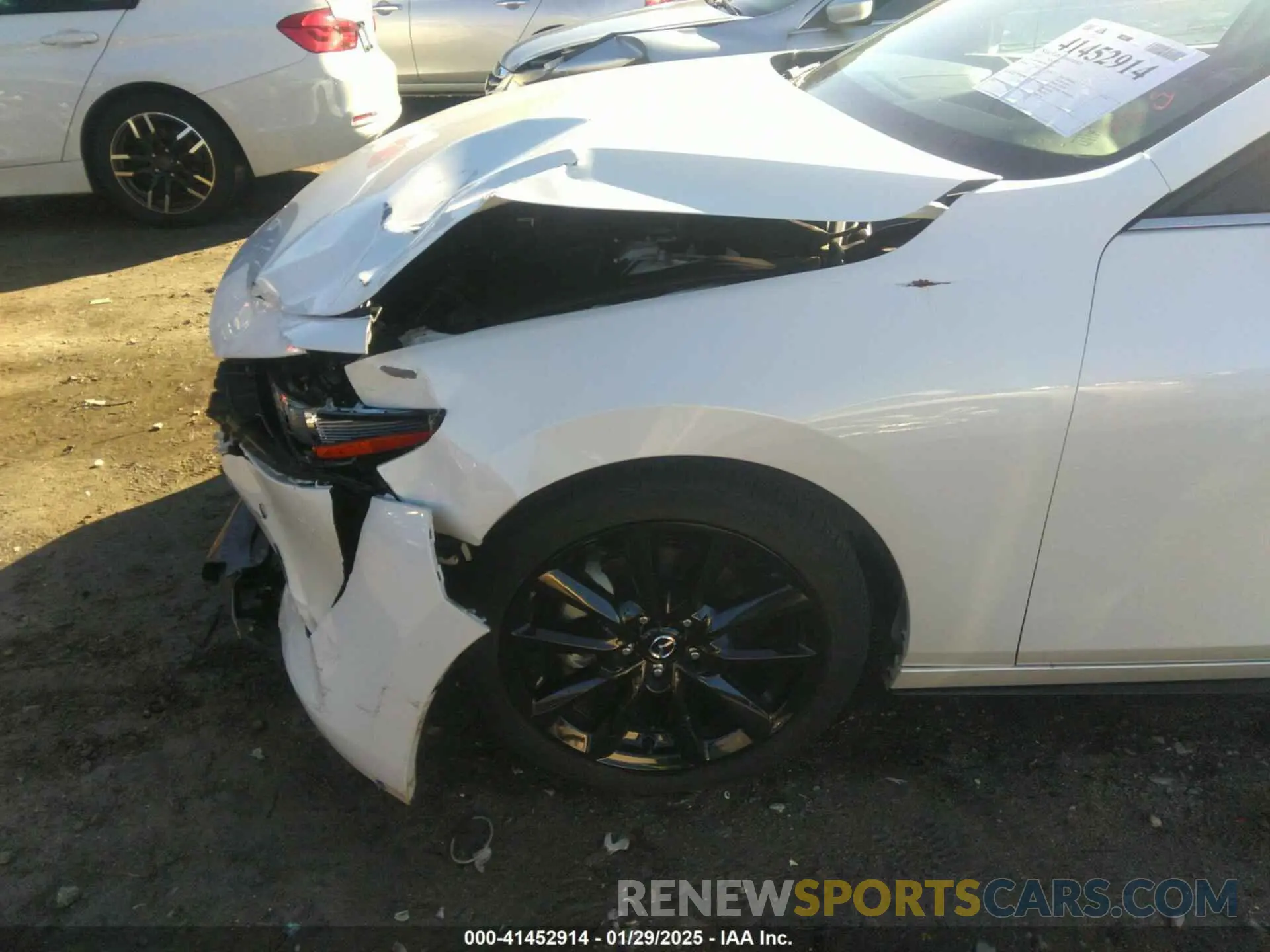 17 fotografías del automóvil dañado JM1BPBNY8P1612675 MAZDA MAZDA3 HATCHBACK 2023