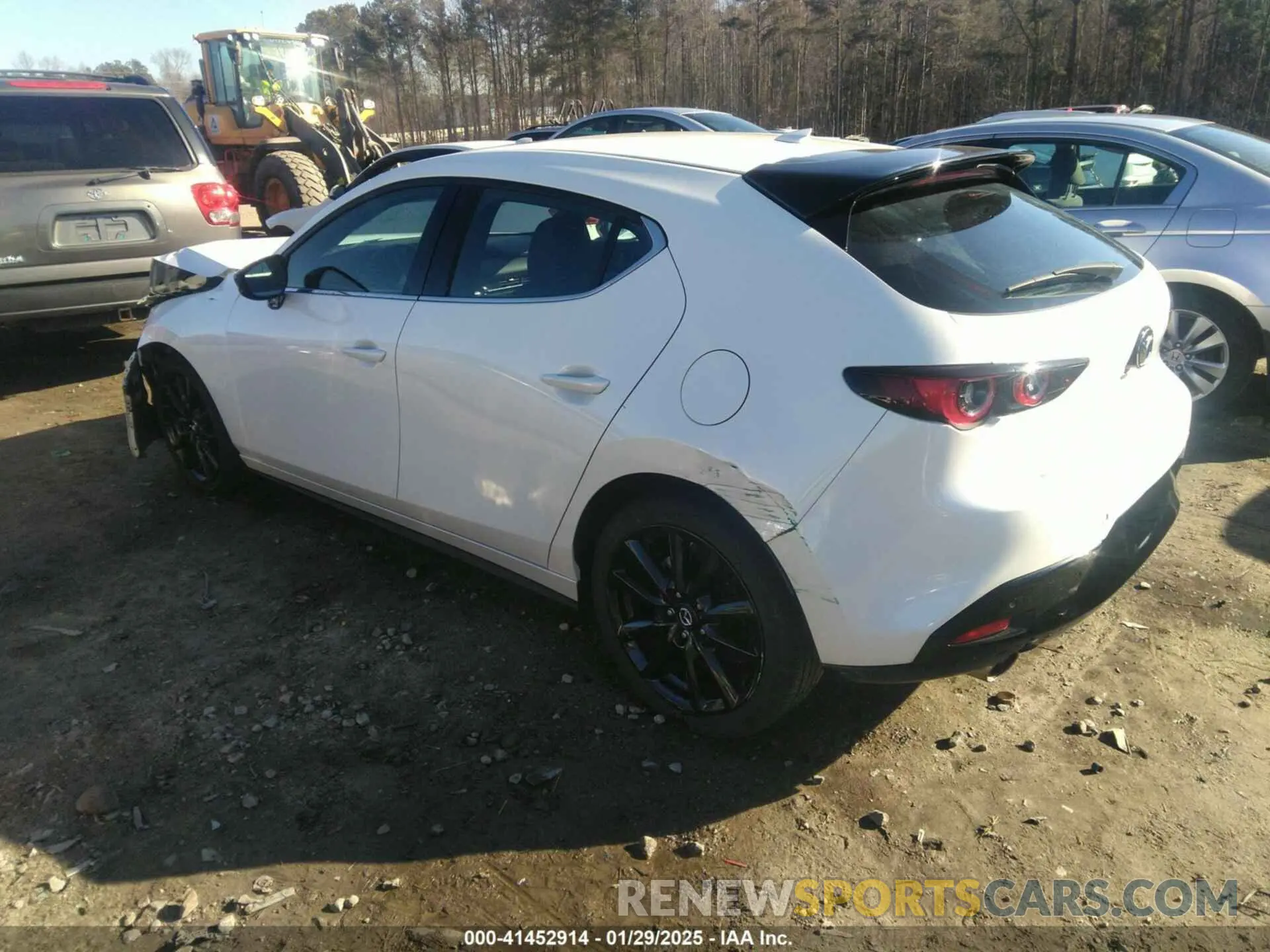 3 fotografías del automóvil dañado JM1BPBNY8P1612675 MAZDA MAZDA3 HATCHBACK 2023