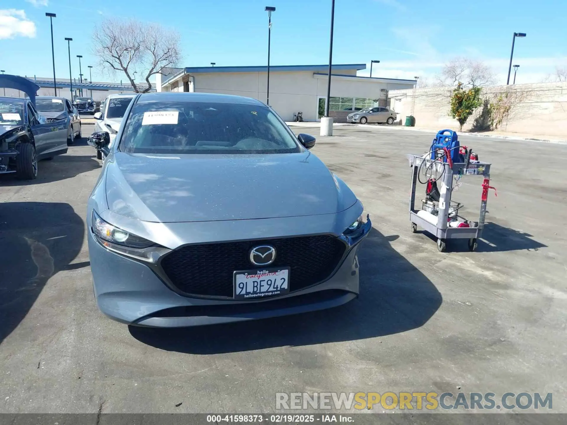 13 fotografías del automóvil dañado JM1BPBLM2R1656559 MAZDA MAZDA3 HATCHBACK 2024