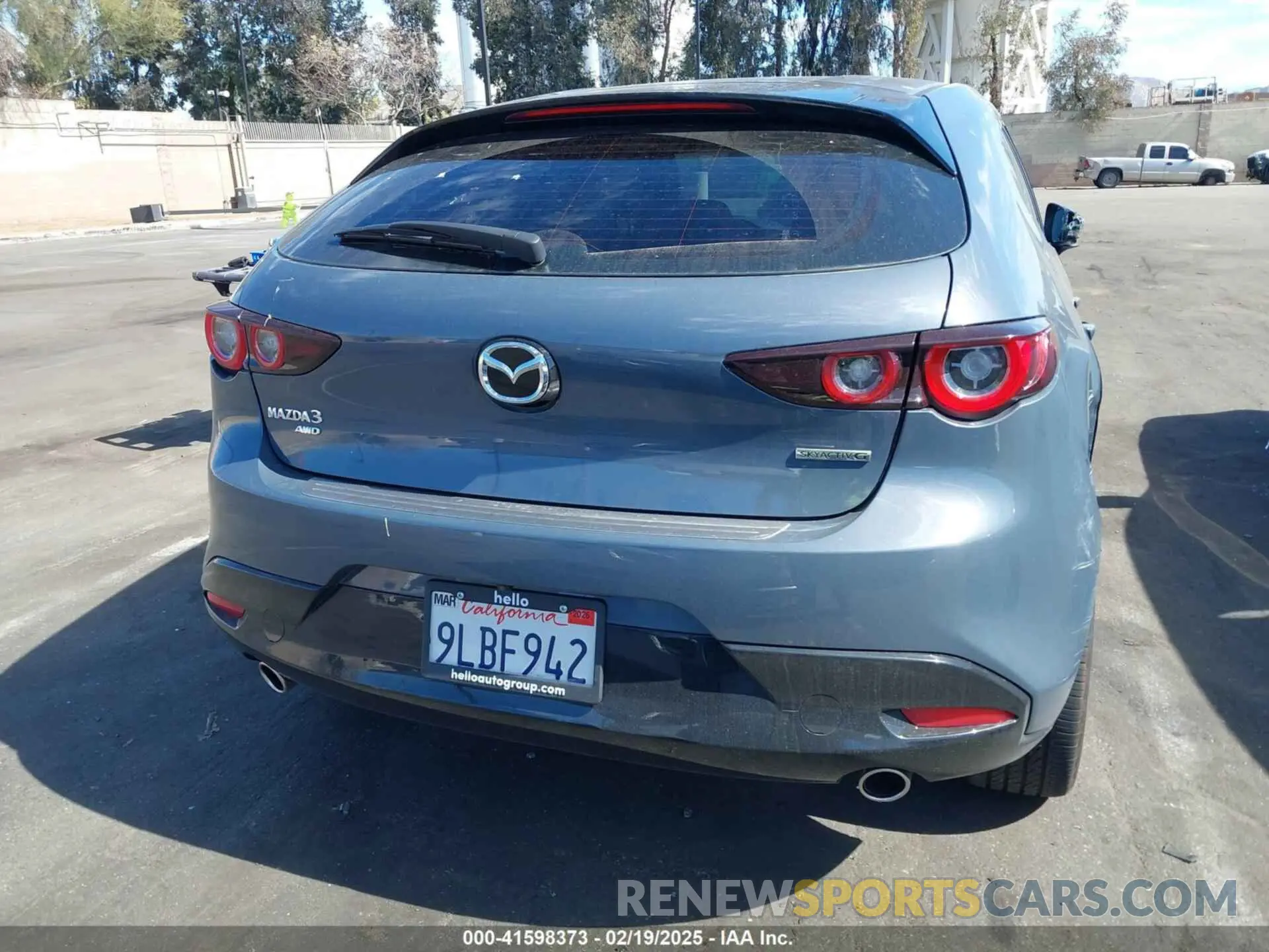 17 fotografías del automóvil dañado JM1BPBLM2R1656559 MAZDA MAZDA3 HATCHBACK 2024