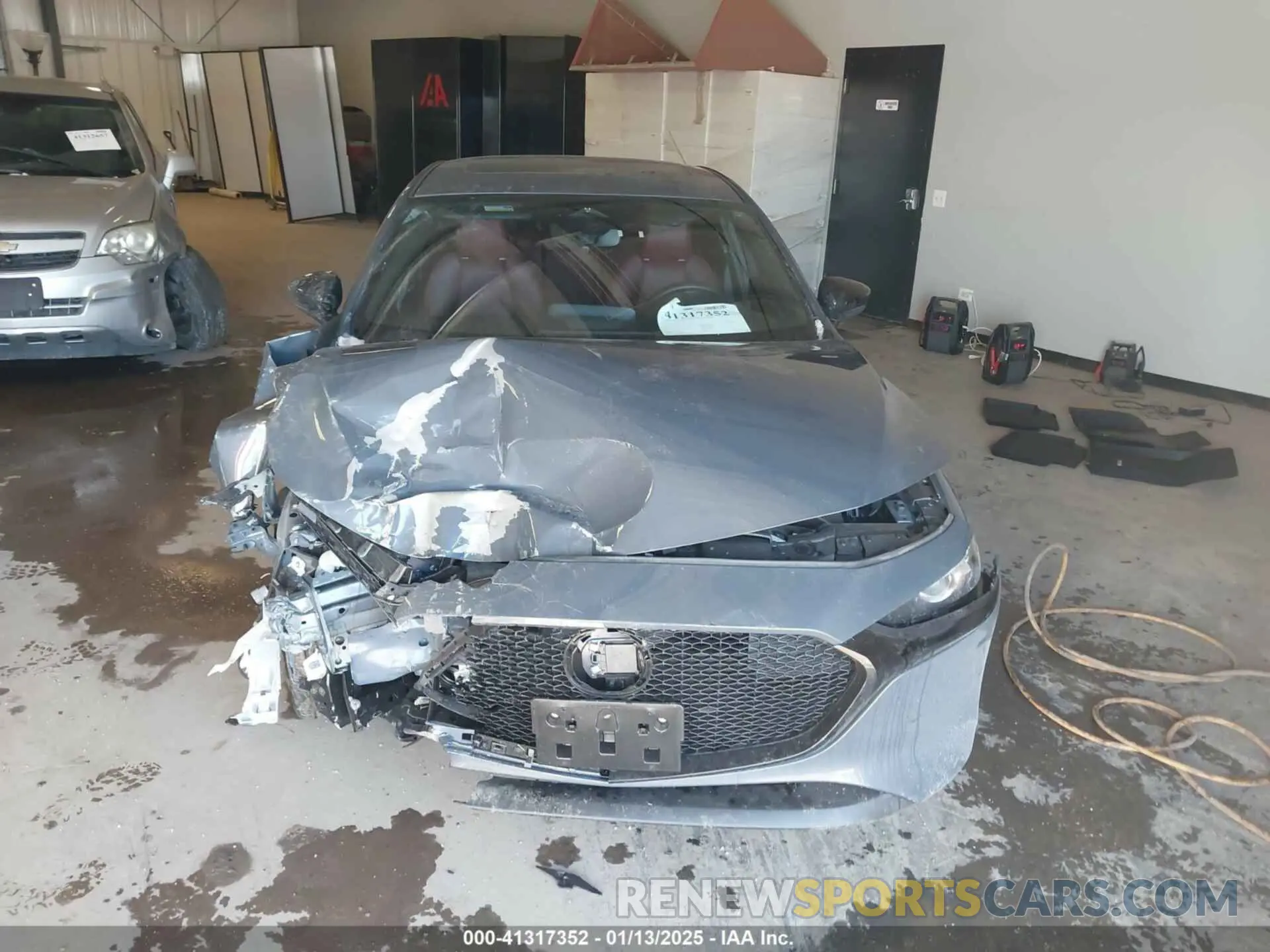 12 fotografías del automóvil dañado JM1BPBLM3R1717854 MAZDA MAZDA3 HATCHBACK 2024