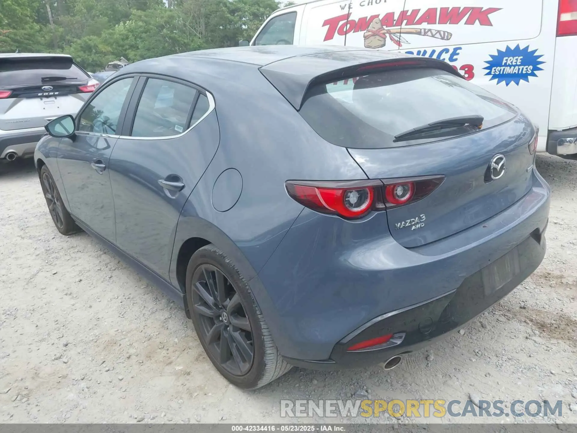 3 fotografías del automóvil dañado JM1BPBLM5R1709609 MAZDA MAZDA3 HATCHBACK 2024