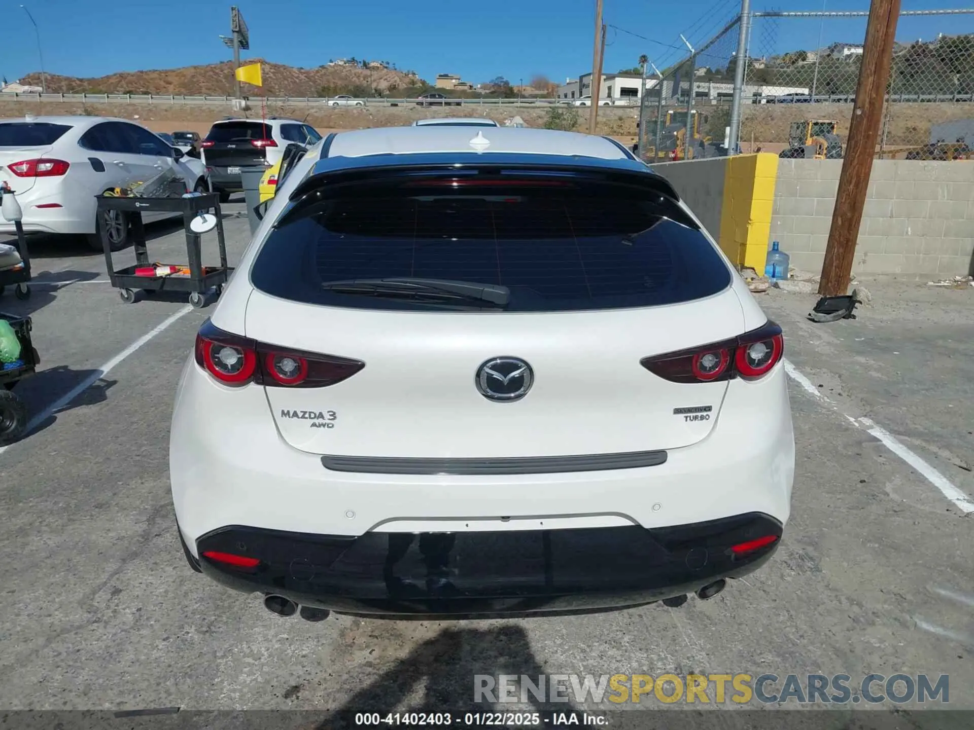 16 fotografías del automóvil dañado JM1BPBNY7R1718702 MAZDA MAZDA3 HATCHBACK 2024