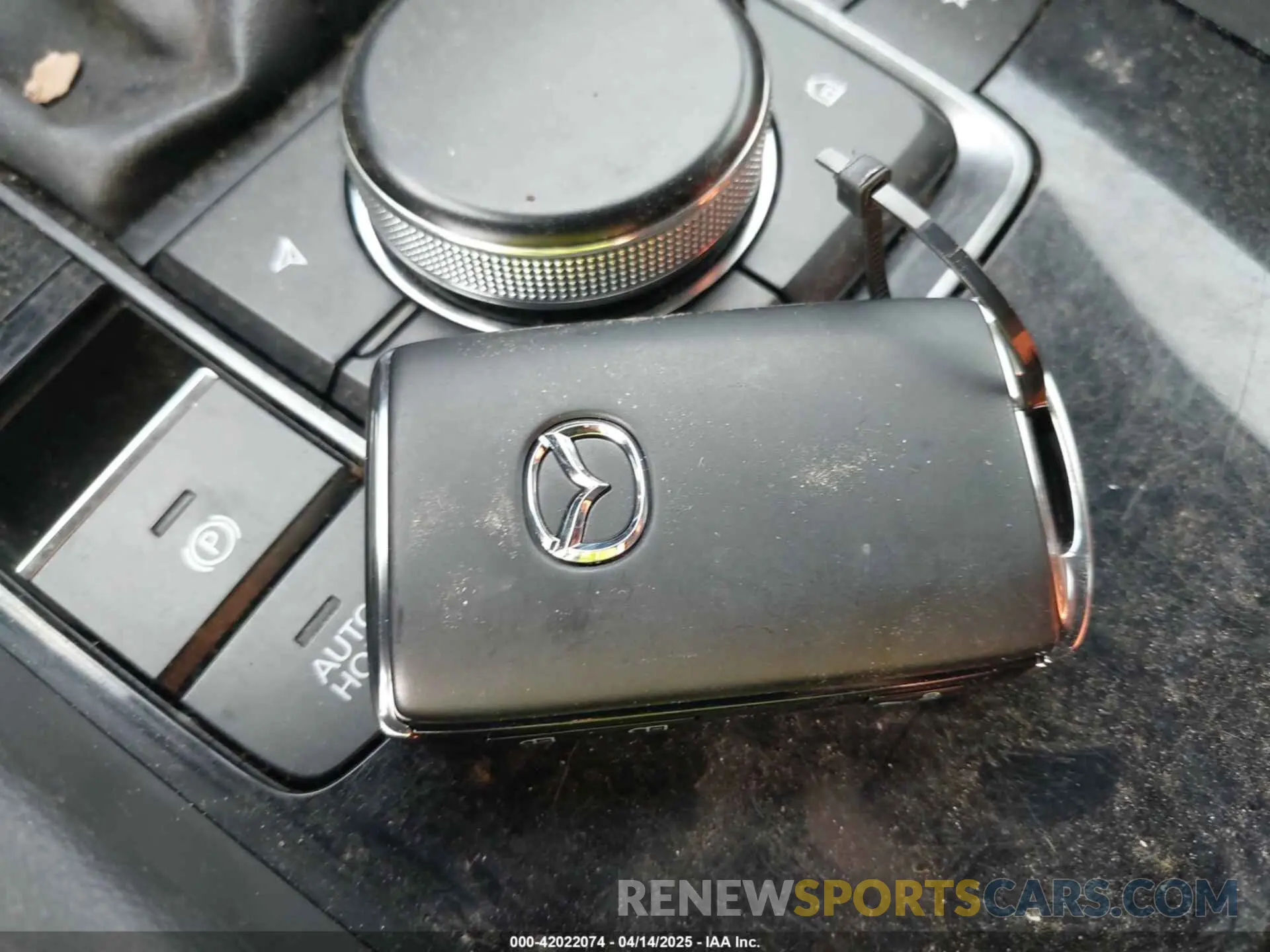 11 fotografías del automóvil dañado JM1BPBYY3R1704694 MAZDA MAZDA3 HATCHBACK 2024