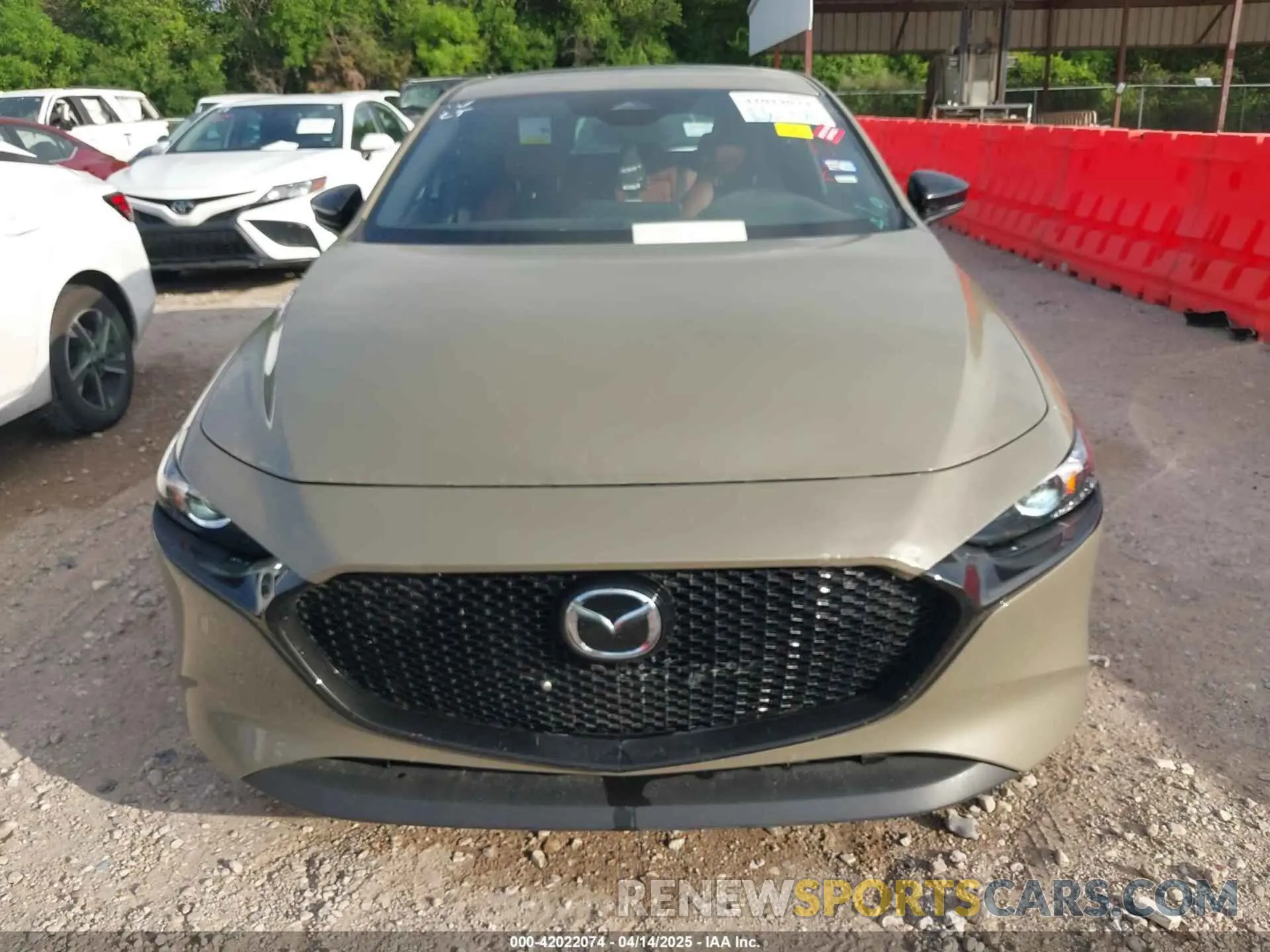 12 fotografías del automóvil dañado JM1BPBYY3R1704694 MAZDA MAZDA3 HATCHBACK 2024