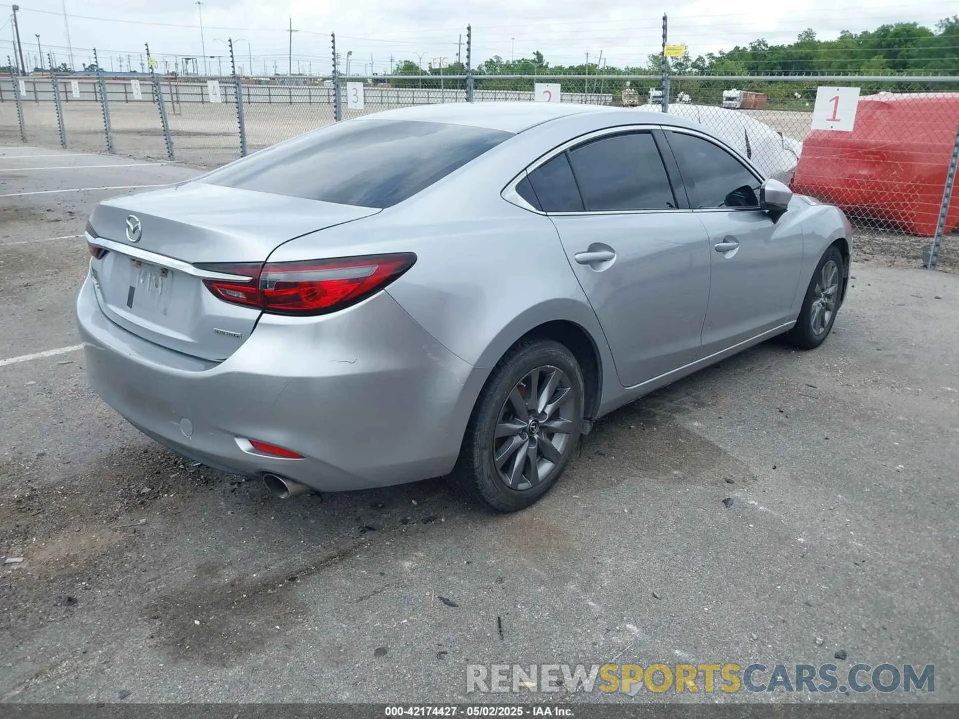 4 fotografías del automóvil dañado JM1GL1UM3K1507979 MAZDA MAZDA6 2019
