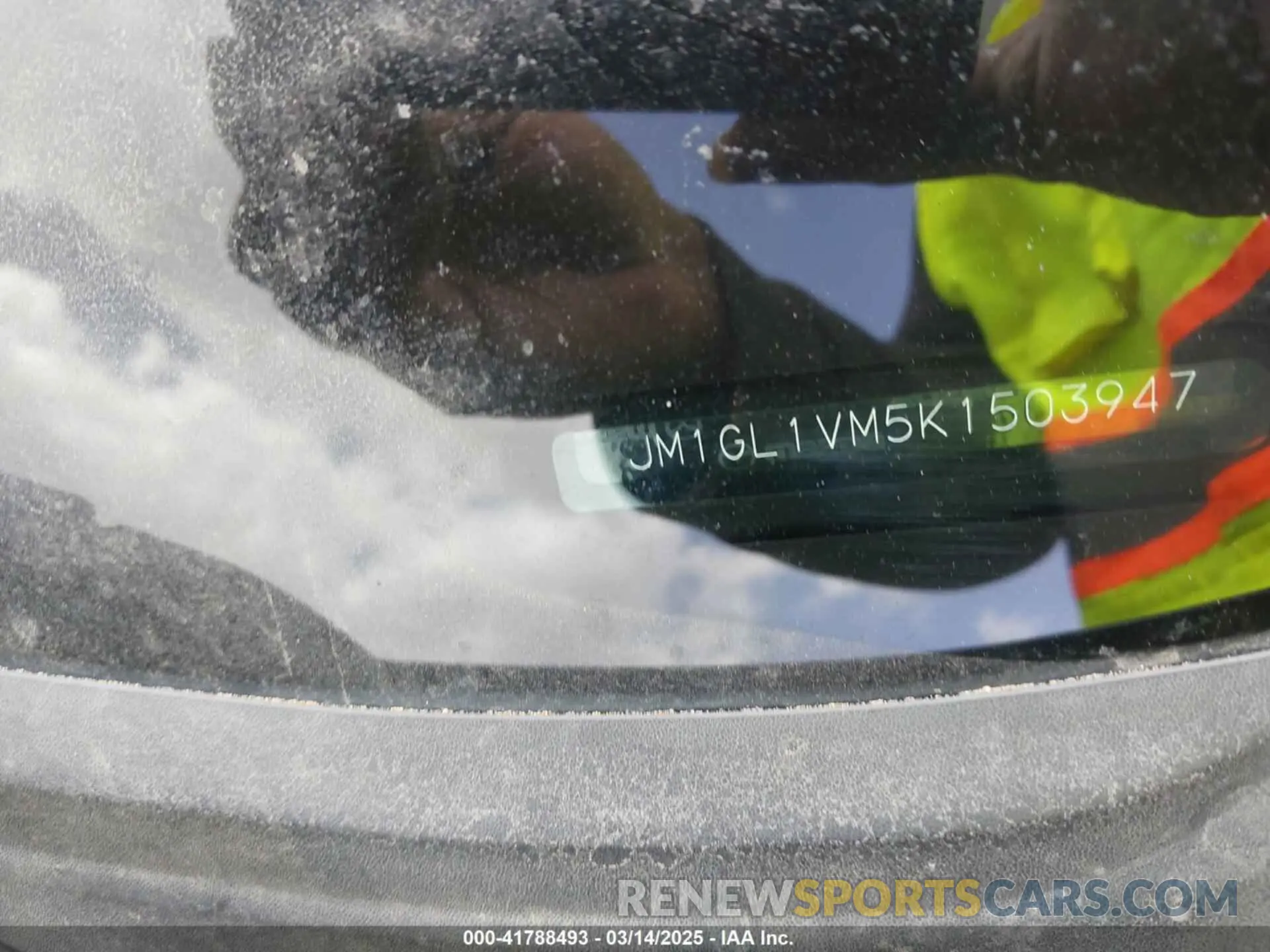 9 fotografías del automóvil dañado JM1GL1VM5K1503947 MAZDA MAZDA6 2019