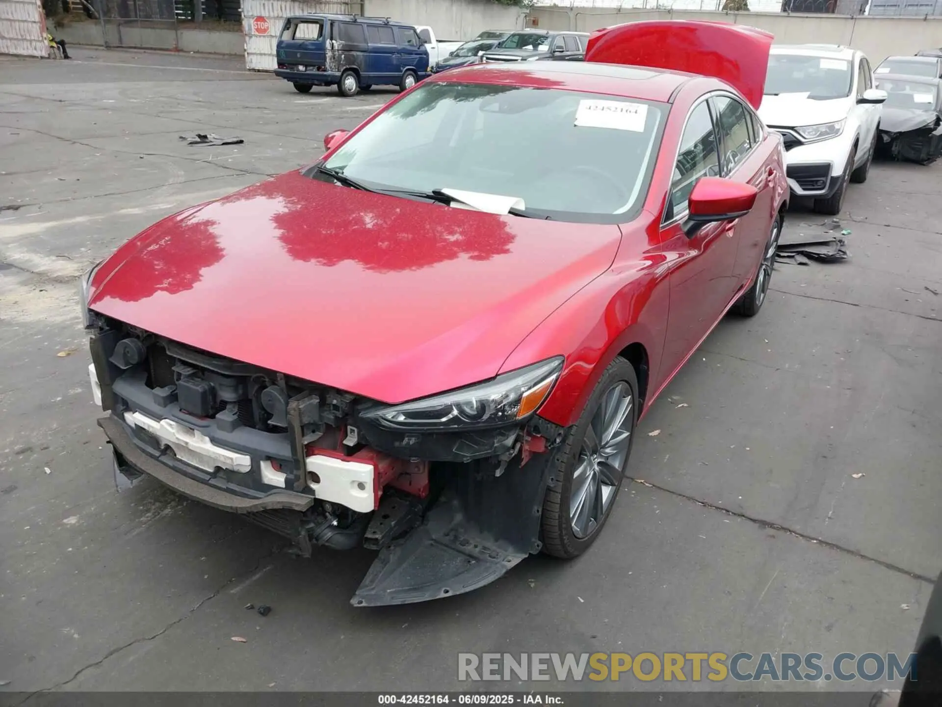 2 fotografías del automóvil dañado JM1GL1TY8L1511600 MAZDA MAZDA6 2020