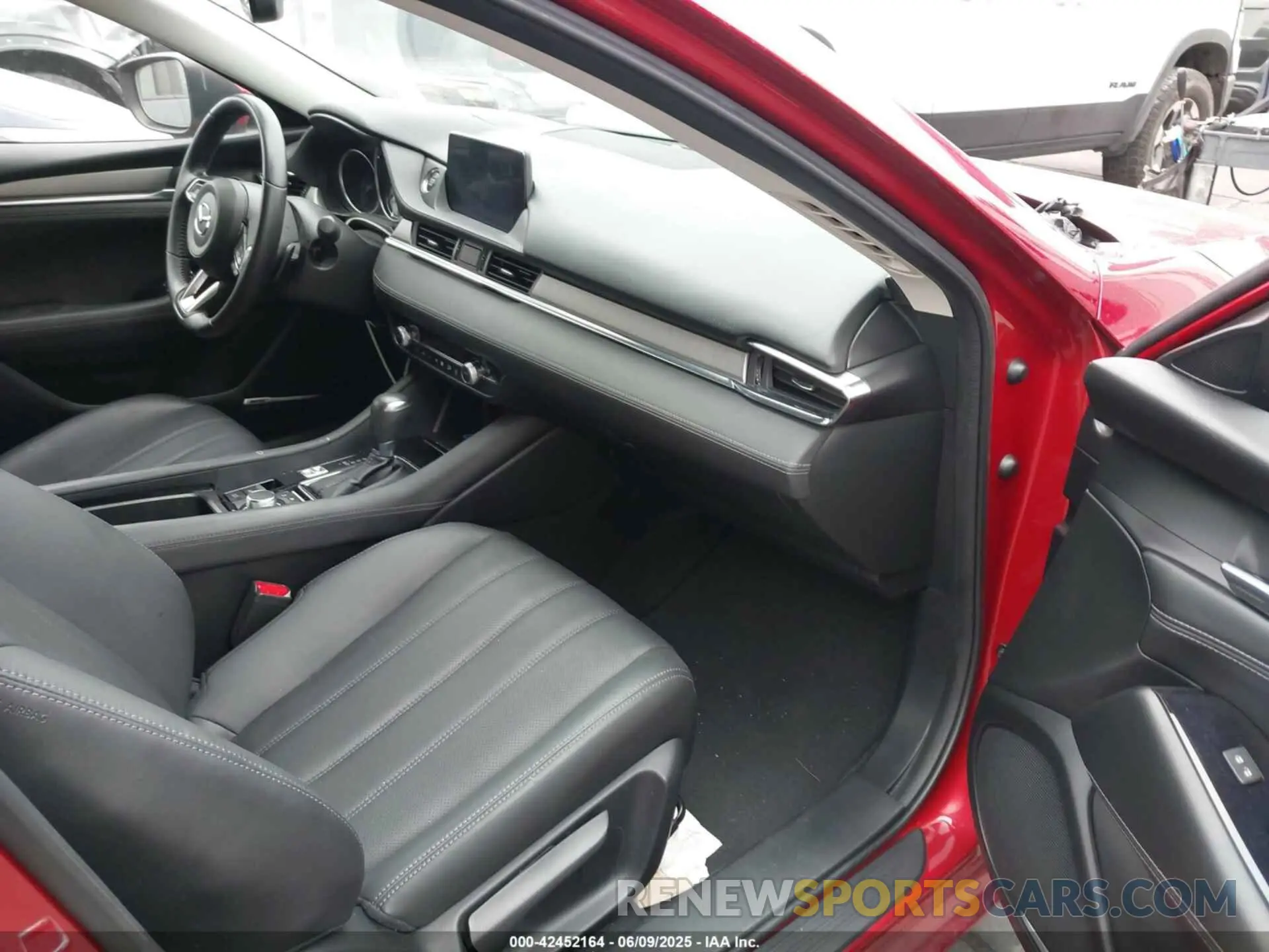 5 fotografías del automóvil dañado JM1GL1TY8L1511600 MAZDA MAZDA6 2020