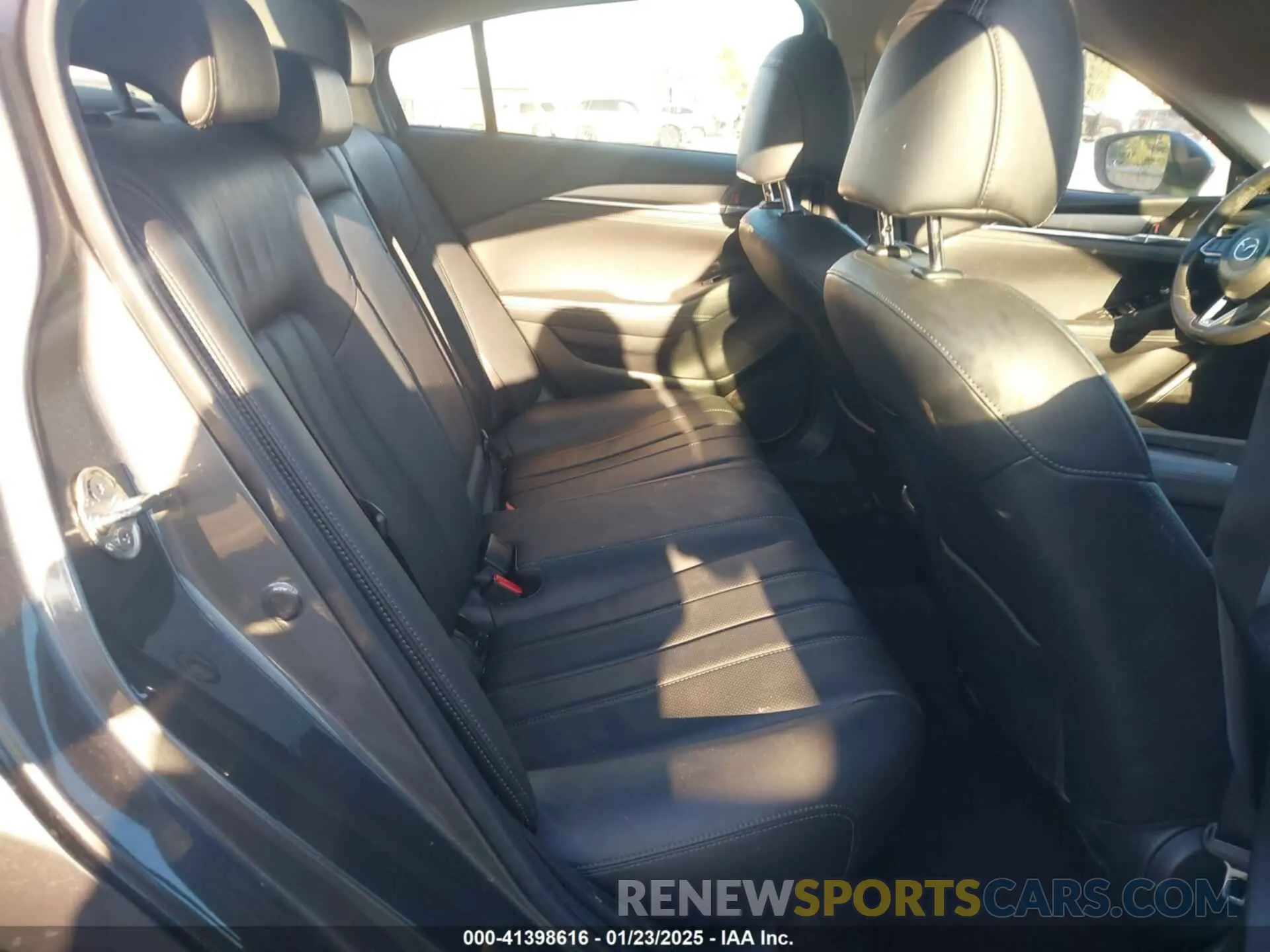 8 fotografías del automóvil dañado JM1GL1VM6L1524906 MAZDA MAZDA6 2020