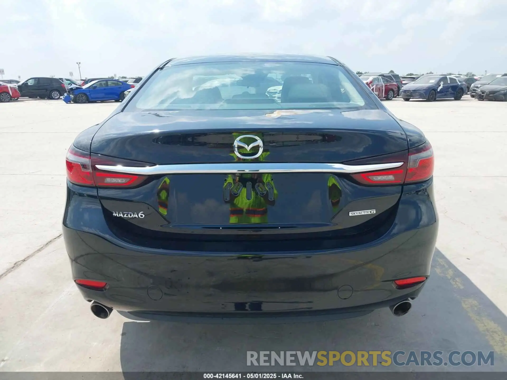 16 fotografías del automóvil dañado JM1GL1VM8L1518265 MAZDA MAZDA6 2020
