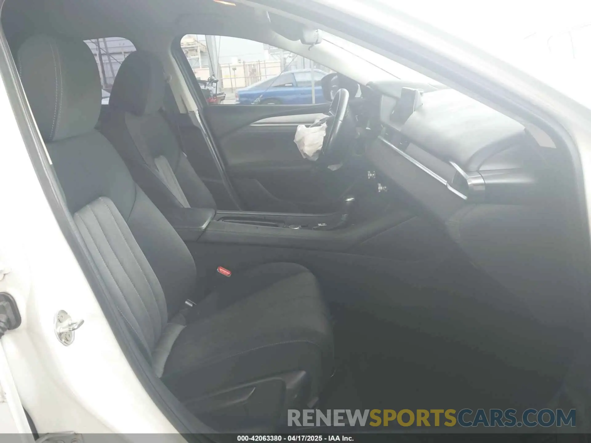 5 fotografías del automóvil dañado JM1GL1UM3M1610287 MAZDA MAZDA6 2021