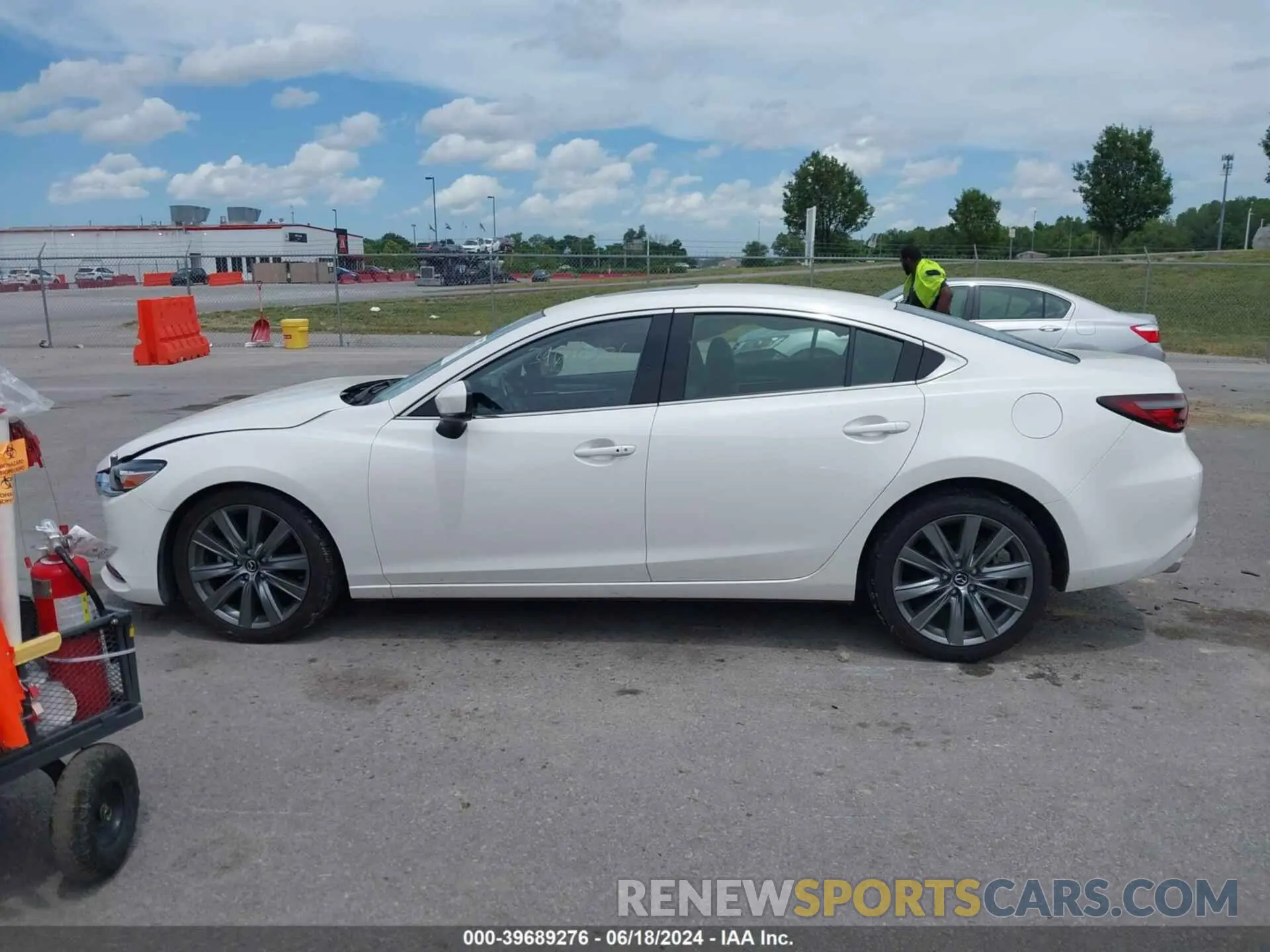 14 fotografías del automóvil dañado JM1GL1VM1M1603501 MAZDA MAZDA6 2021