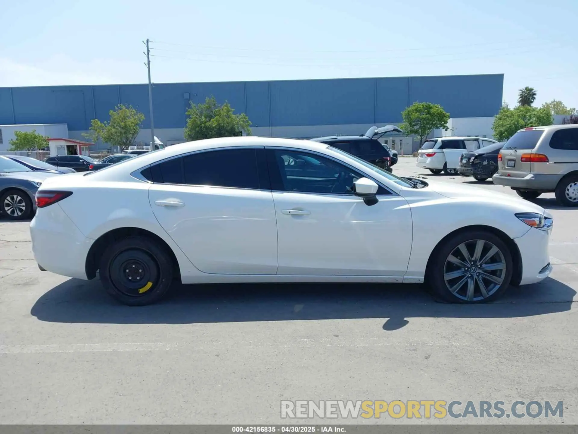 14 fotografías del automóvil dañado JM1GL1VM6M1600318 MAZDA MAZDA6 2021