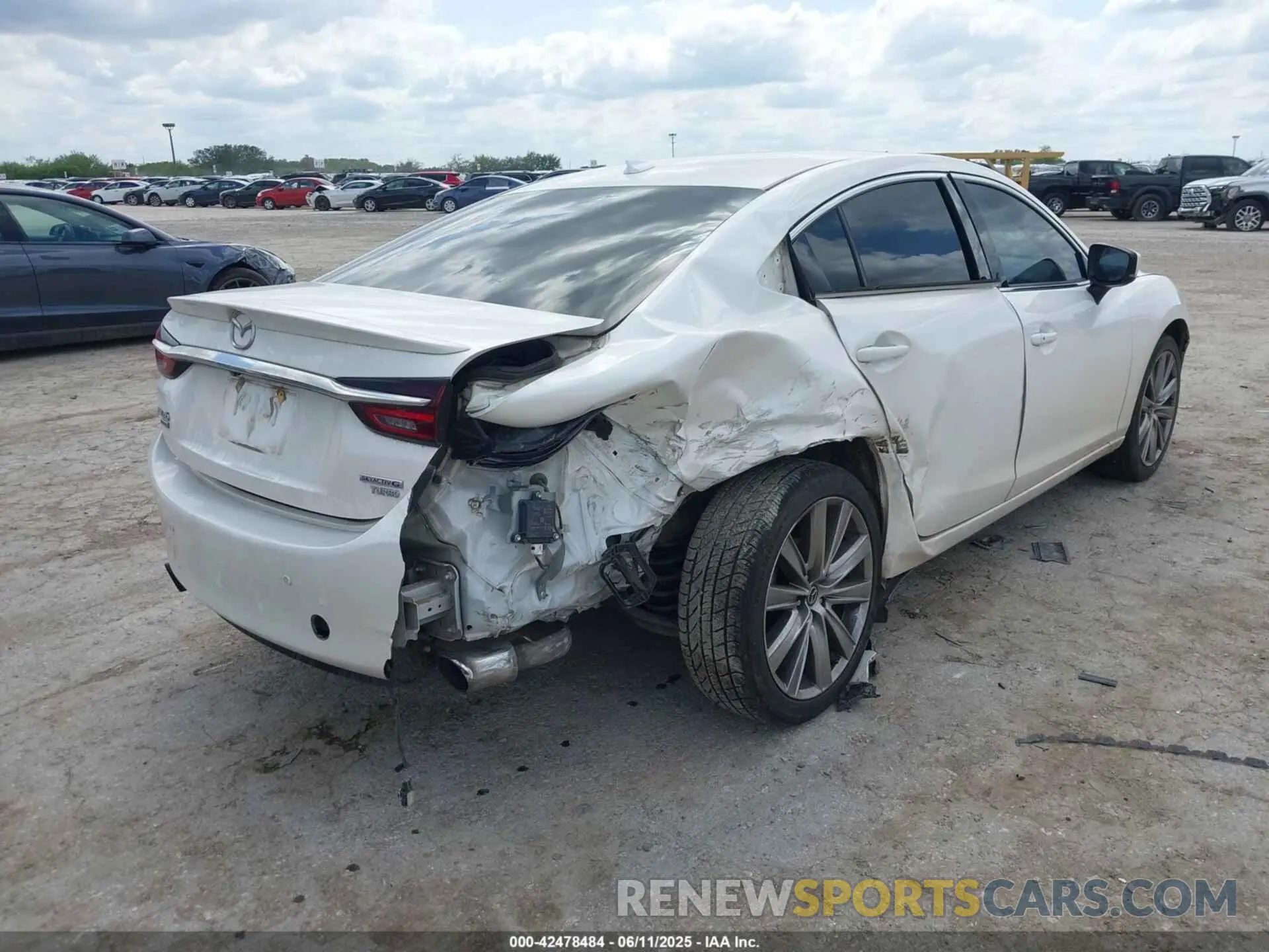 4 fotografías del automóvil dañado JM1GL1XY4M1614699 MAZDA MAZDA6 2021