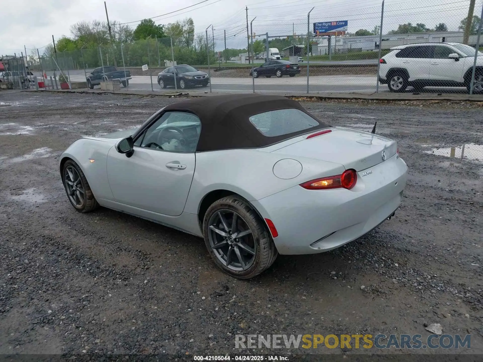 3 fotografías del automóvil dañado JM1NDAD77K0304999 MAZDA MX-5 MIATA 2019