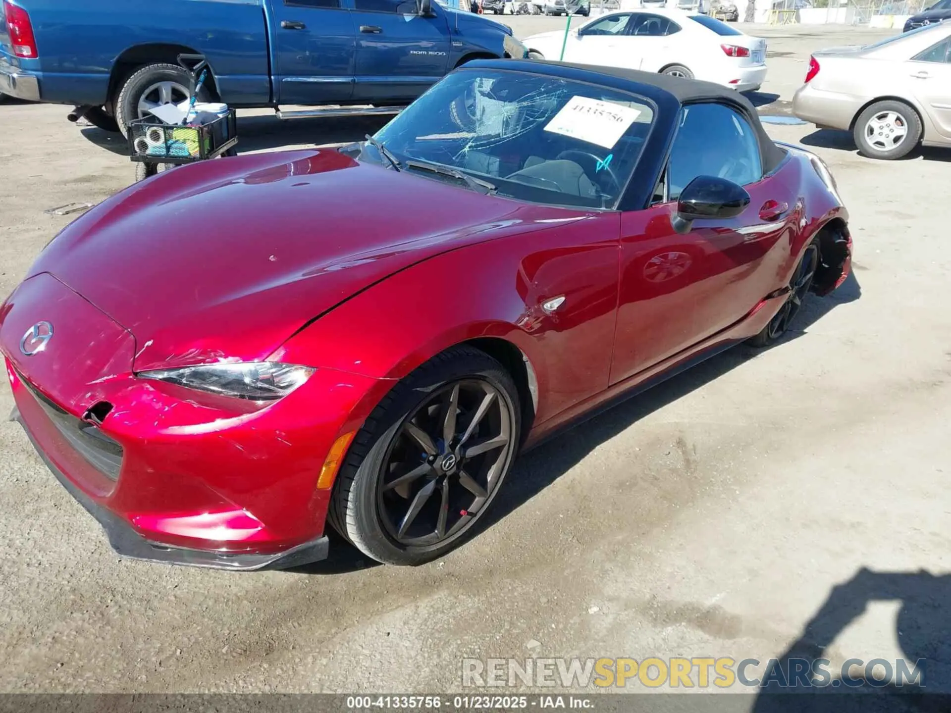2 fotografías del automóvil dañado JM1NDAC78L0418237 MAZDA MX-5 MIATA 2020