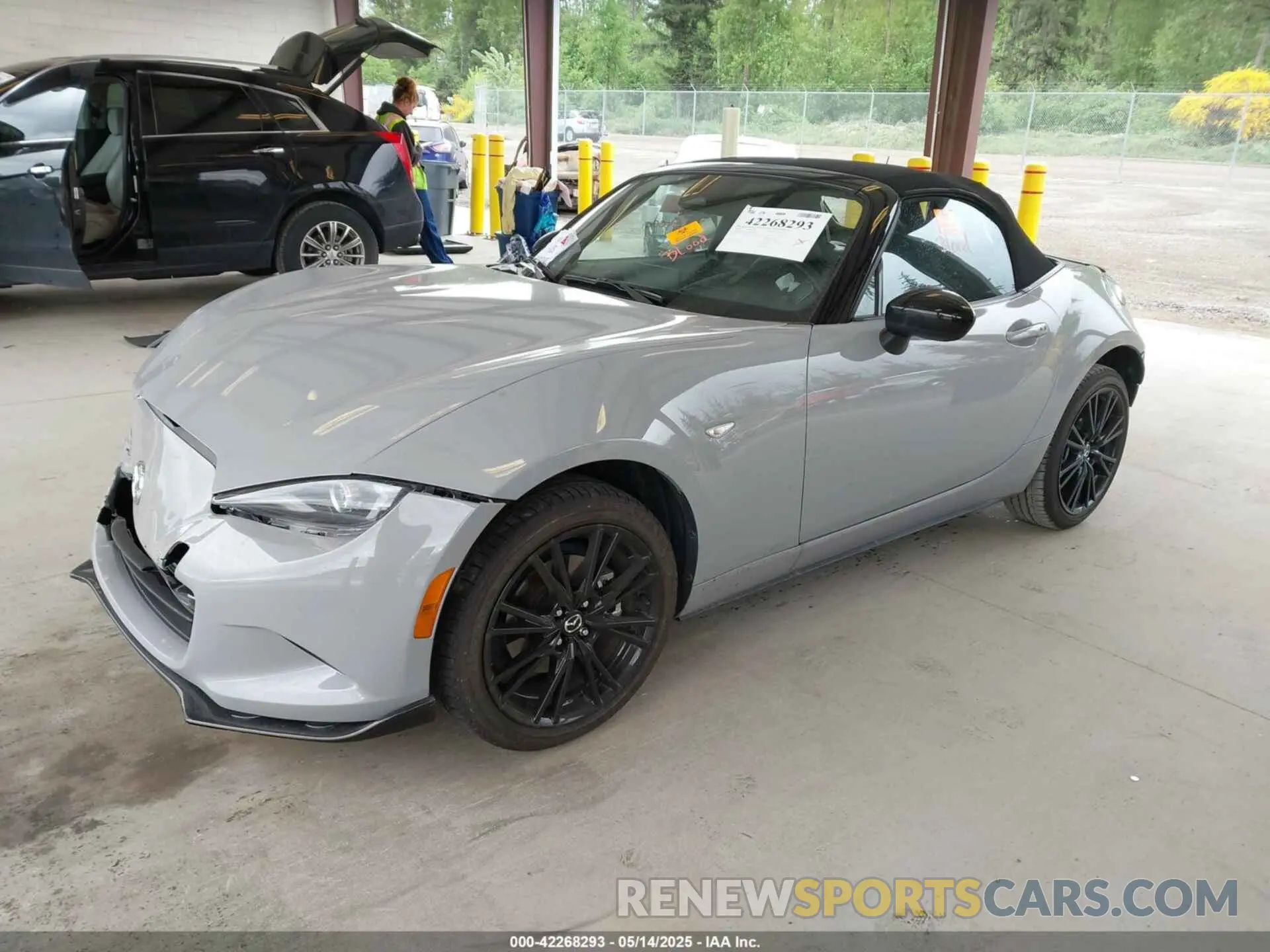 2 fotografías del automóvil dañado JM1NDAC79R0603759 MAZDA MX-5 MIATA 2024