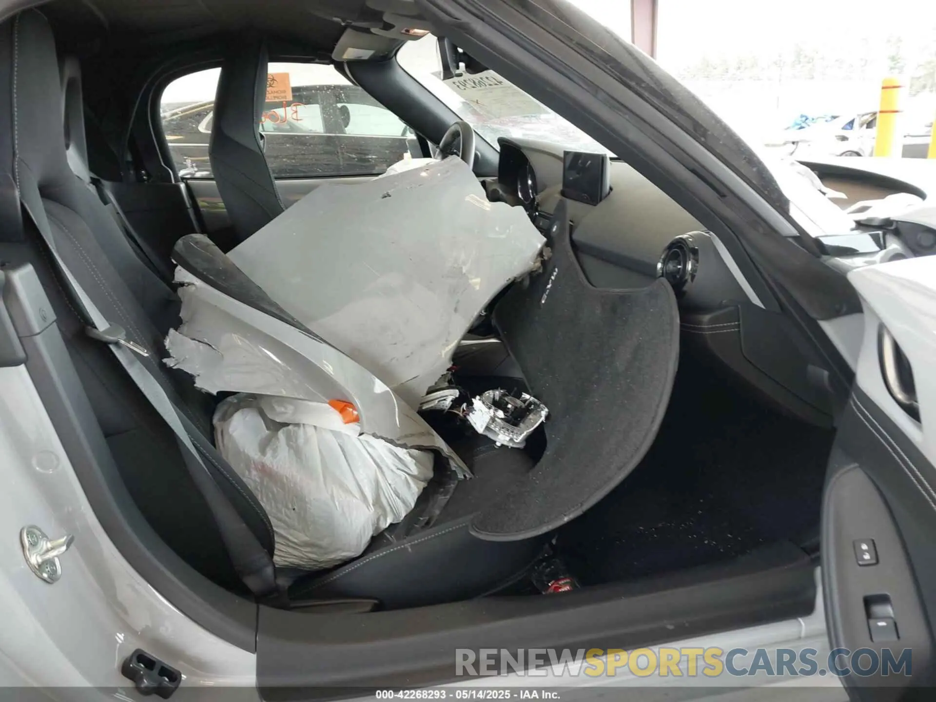 5 fotografías del automóvil dañado JM1NDAC79R0603759 MAZDA MX-5 MIATA 2024