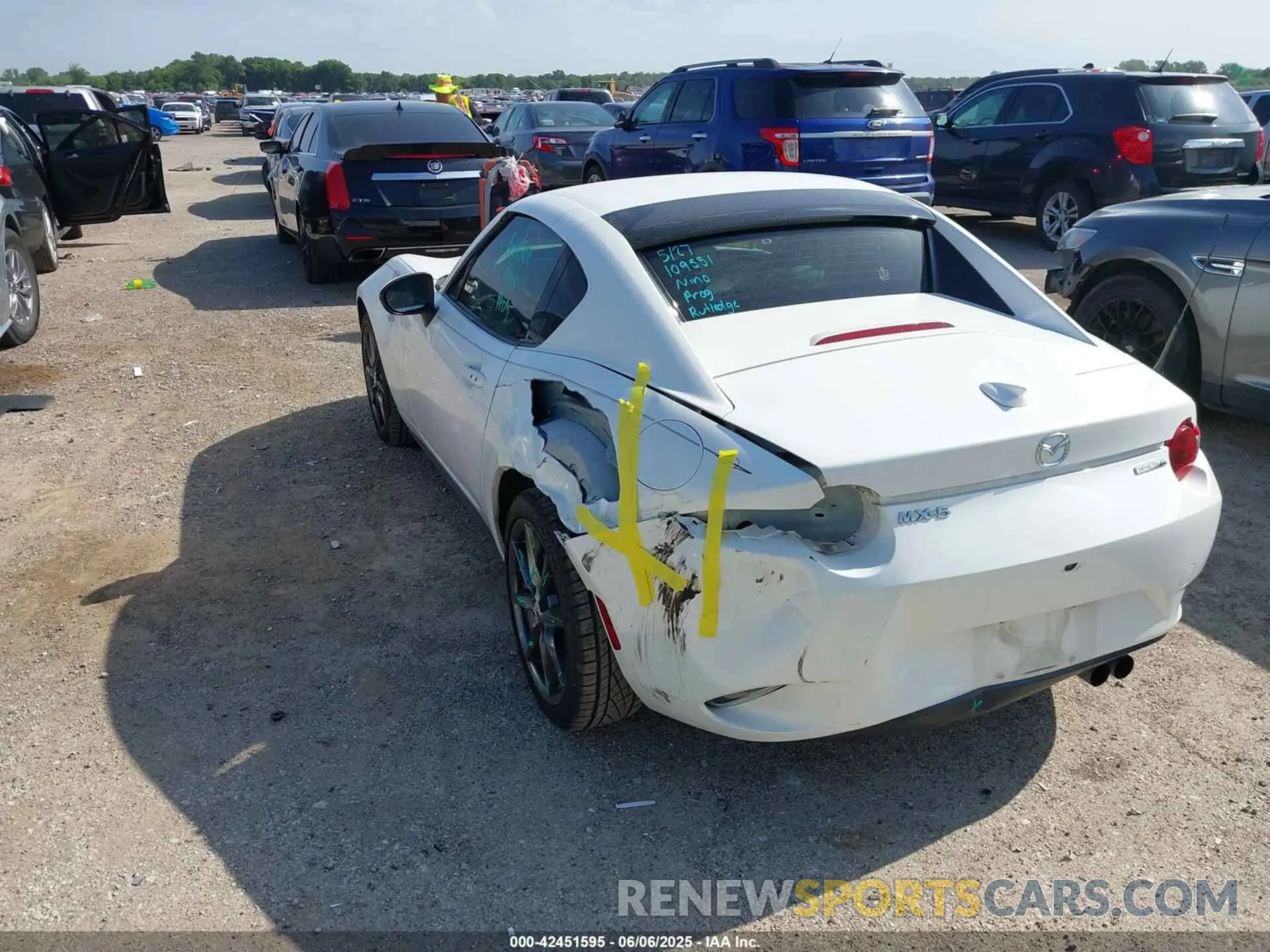 3 fotografías del automóvil dañado JM1NDAM73L0414658 MAZDA MX-5 MIATA RF 2020