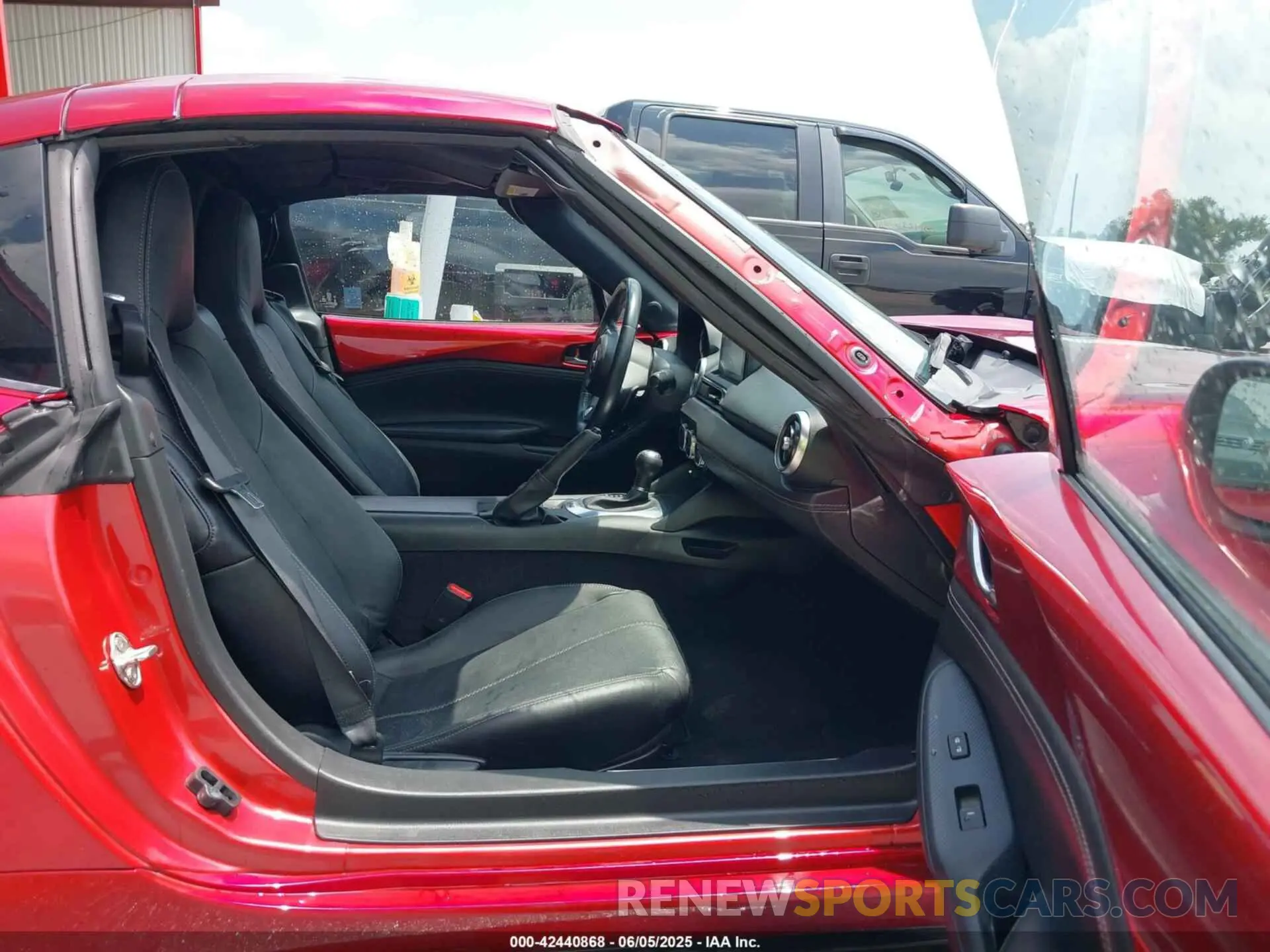 5 fotografías del automóvil dañado JM1NDAM76P0552023 MAZDA MX-5 MIATA RF 2023