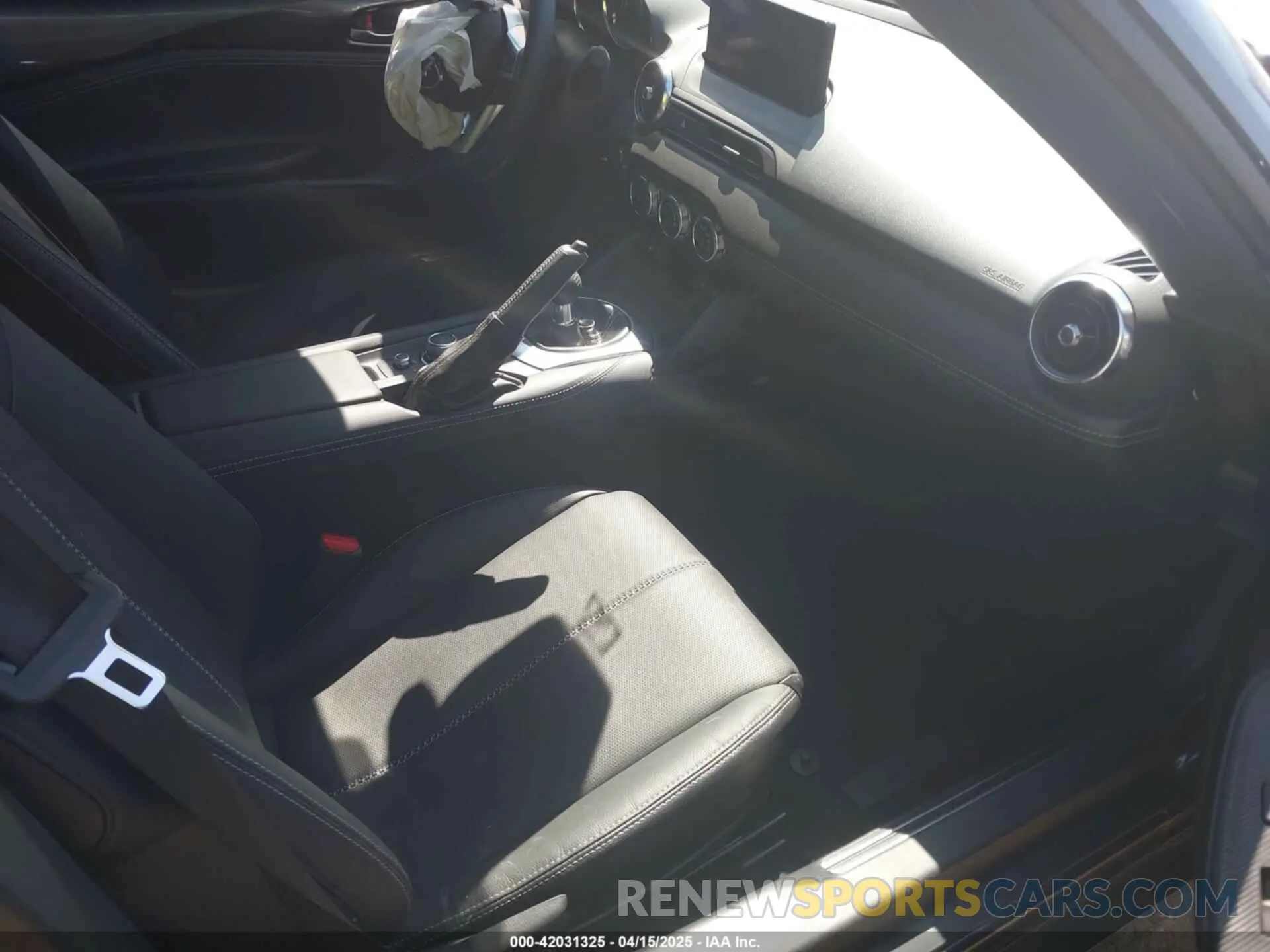 5 fotografías del automóvil dañado JM1NDAM7XR0607527 MAZDA MX-5 MIATA RF 2024