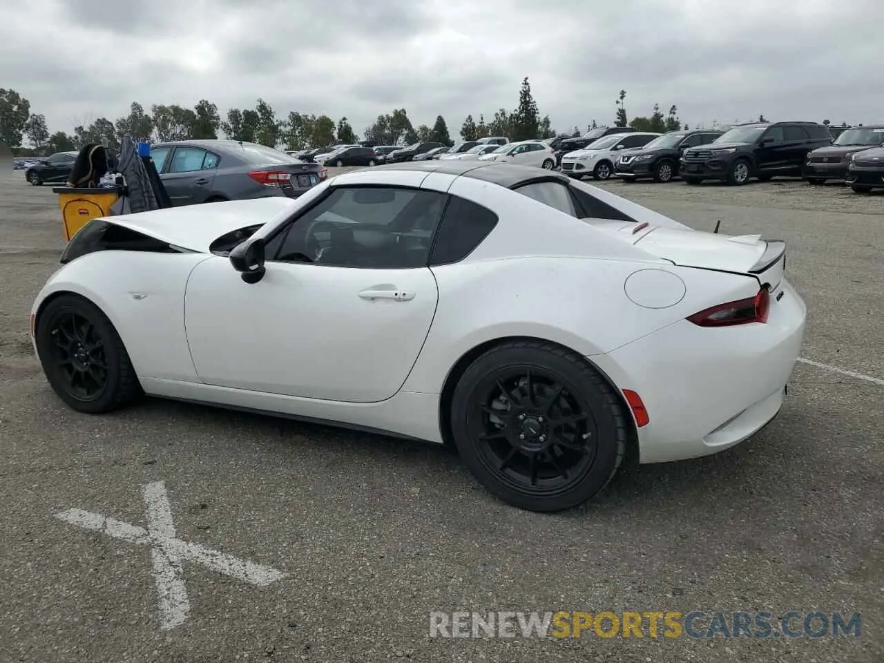 2 fotografías del automóvil dañado JM1NDAM71K0304075 MAZDA MX5 2019