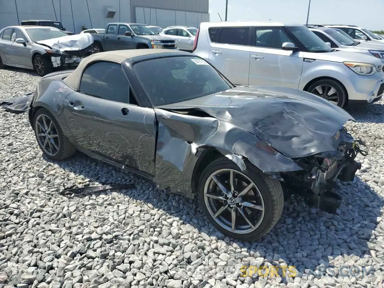 4 fotografías del automóvil dañado JM1NDAD77L0414873 MAZDA MX5 2020