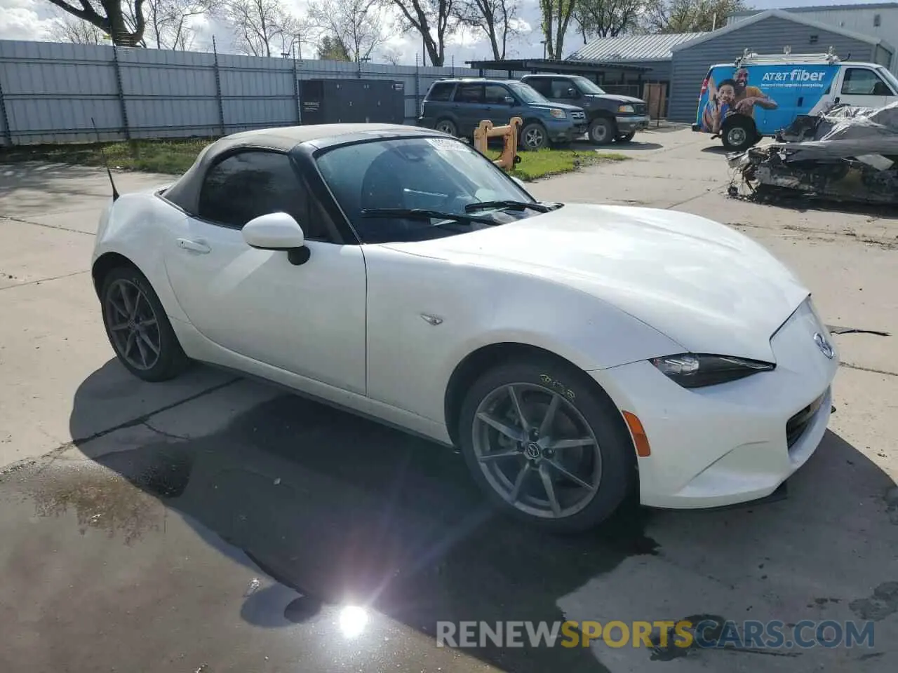4 fotografías del automóvil dañado JM1NDAD79L0416642 MAZDA MX5 2020