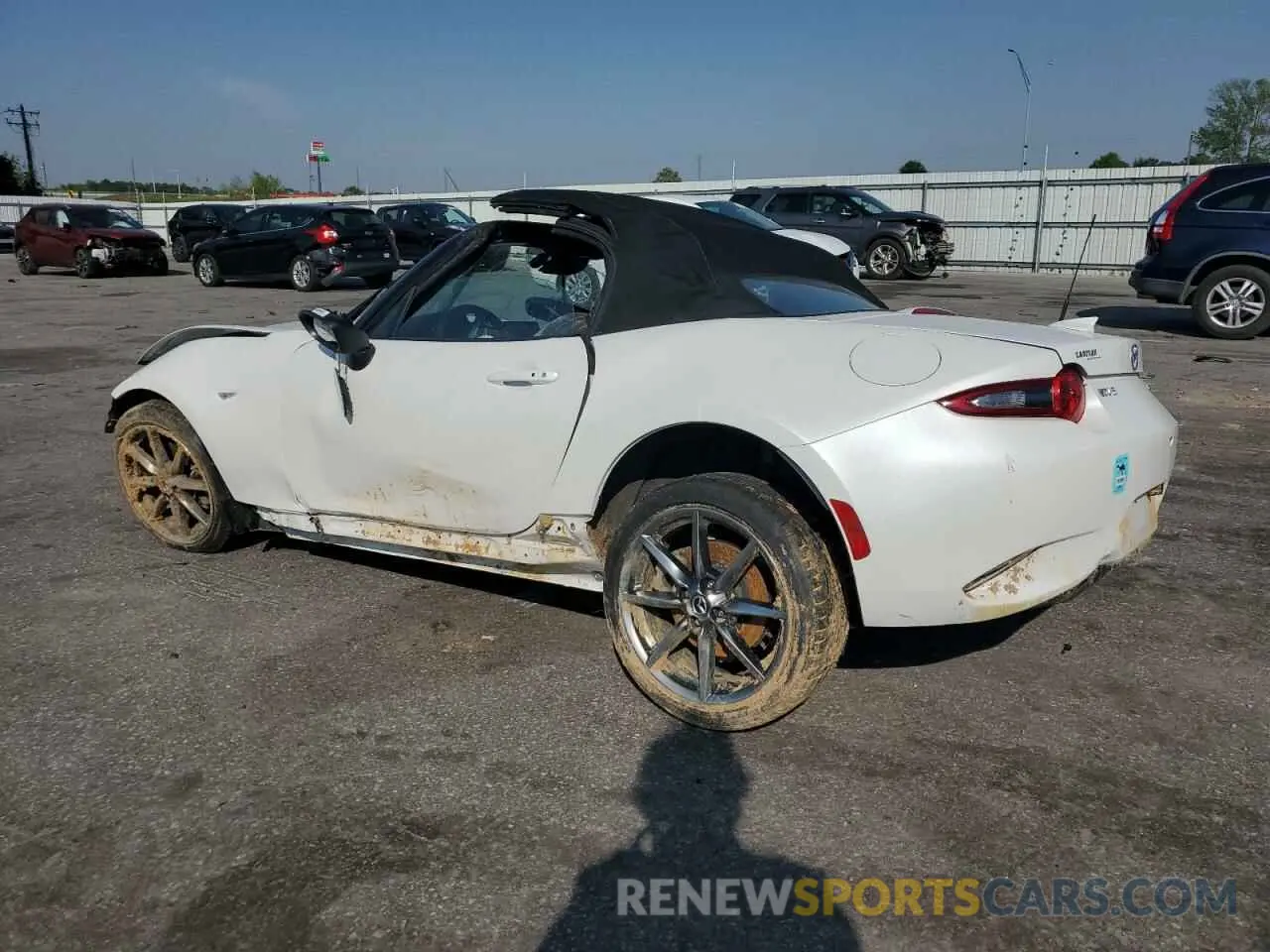 2 fotografías del automóvil dañado JM1NDAD74N0508549 MAZDA MX5 2022