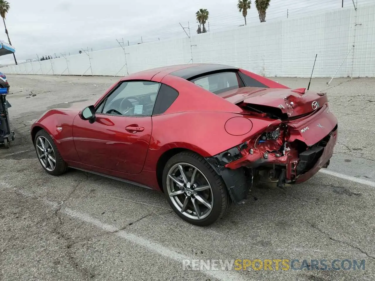 2 fotografías del automóvil dañado JM1NDAM73P0556658 MAZDA MX5 2023