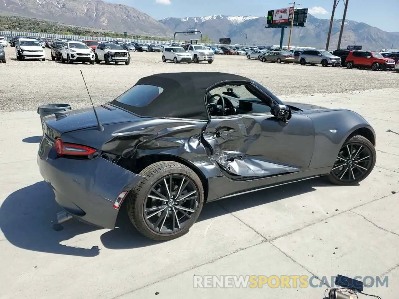 3 fotografías del automóvil dañado JM1NDAD70R0609934 MAZDA MX5 2024