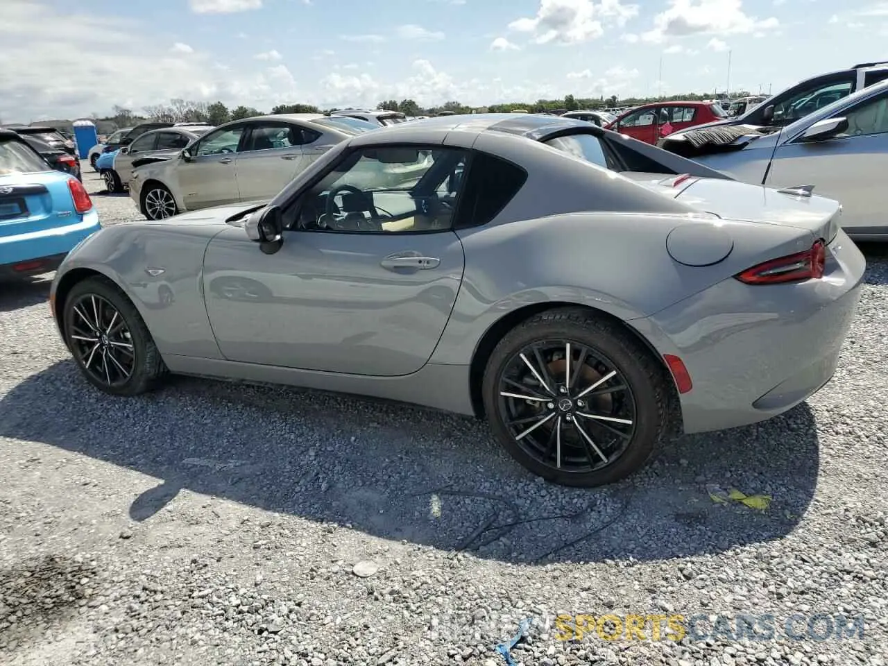 2 fotografías del automóvil dañado JM1NDAM70R0601686 MAZDA MX5 2024
