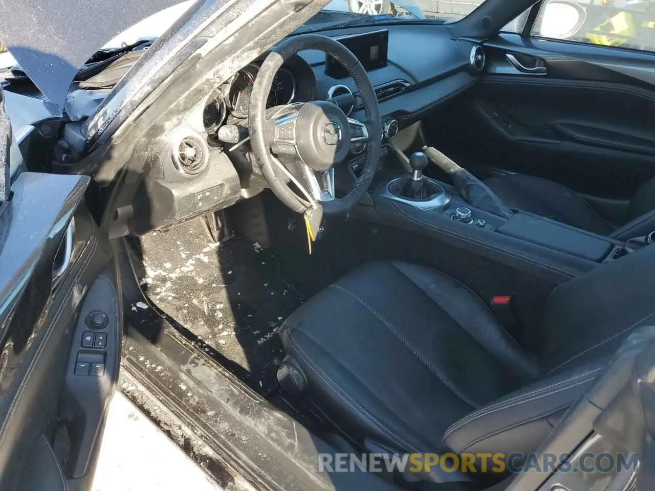 8 fotografías del automóvil dañado JM1NDAM73R0607806 MAZDA MX5 2024