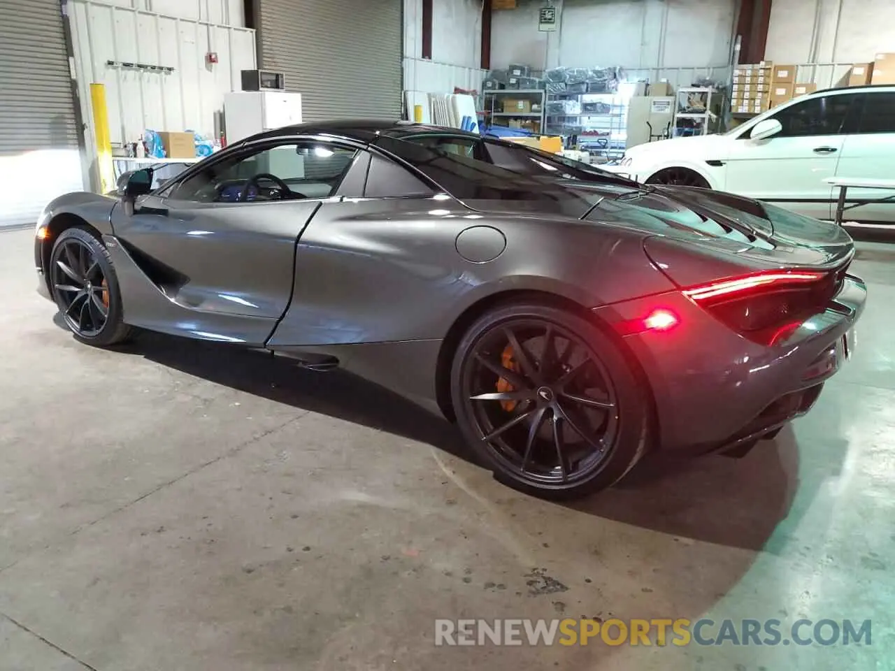 2 fotografías del automóvil dañado SBM14FCA4MW006331 MCLAREN AUTOMOTIVE ALL MODELS 2021